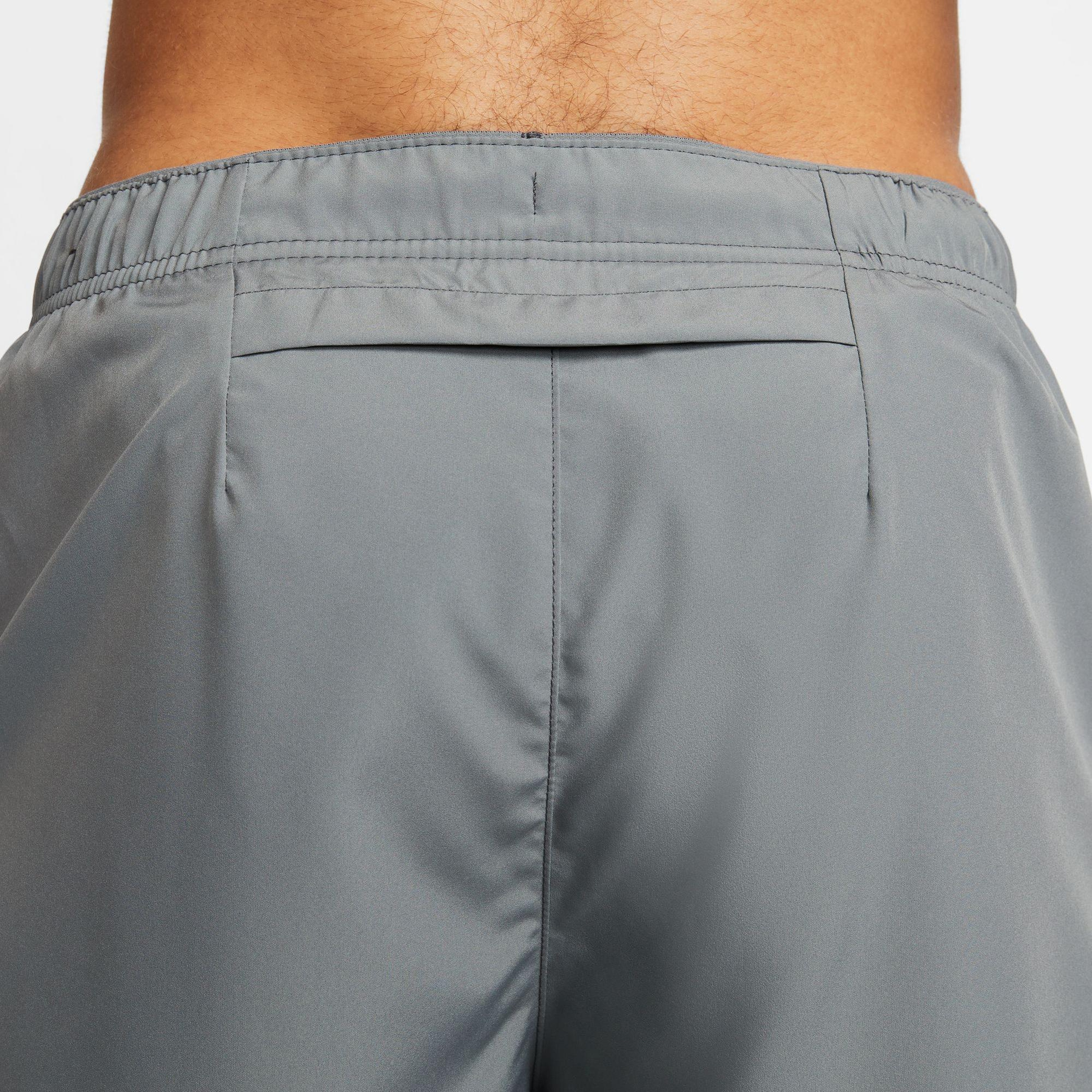 Nike Dri-Fit Challenger 18 cm Erkek Gri Şort