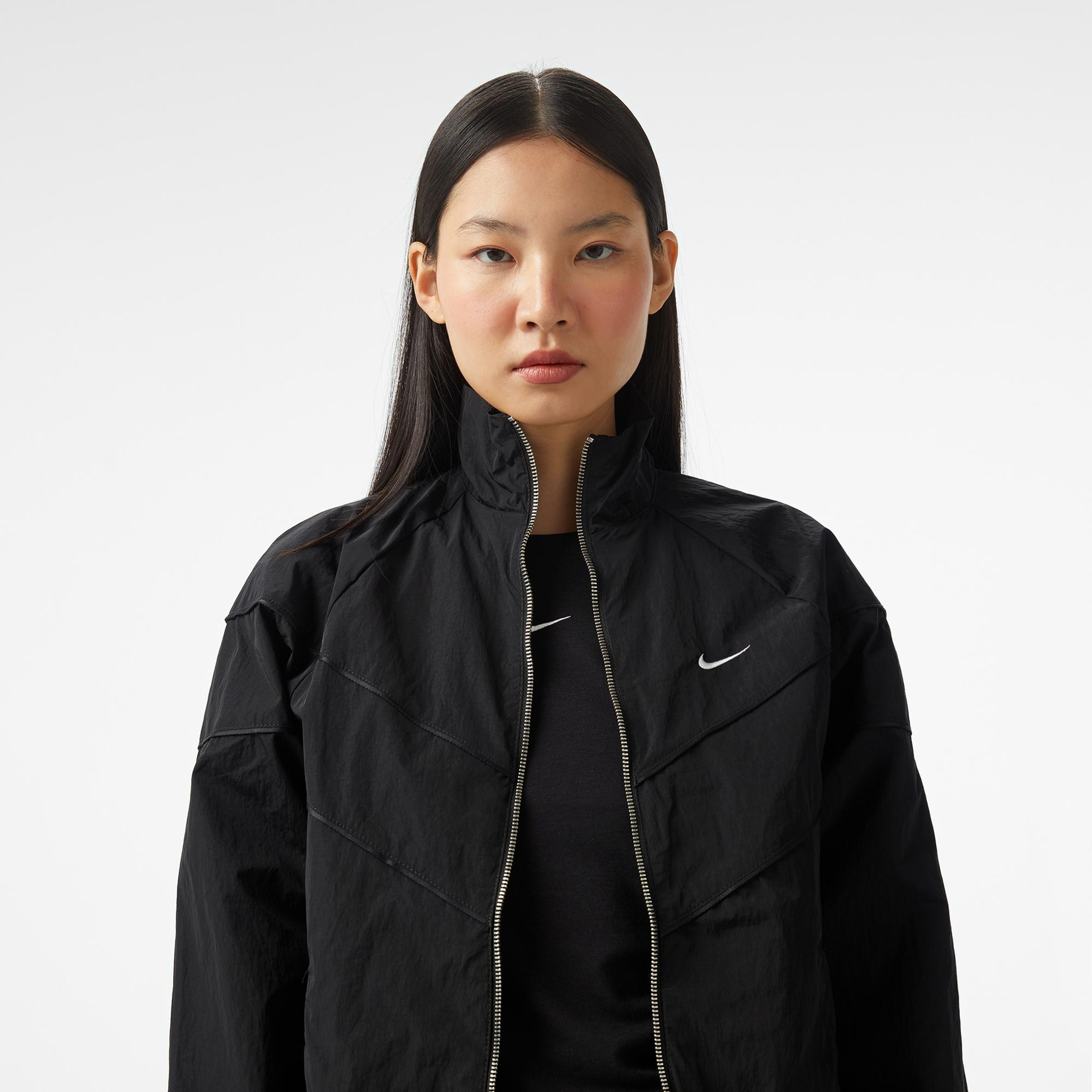 Nike Sportswear Windrunner Woven Kadın Siyah Ceket
