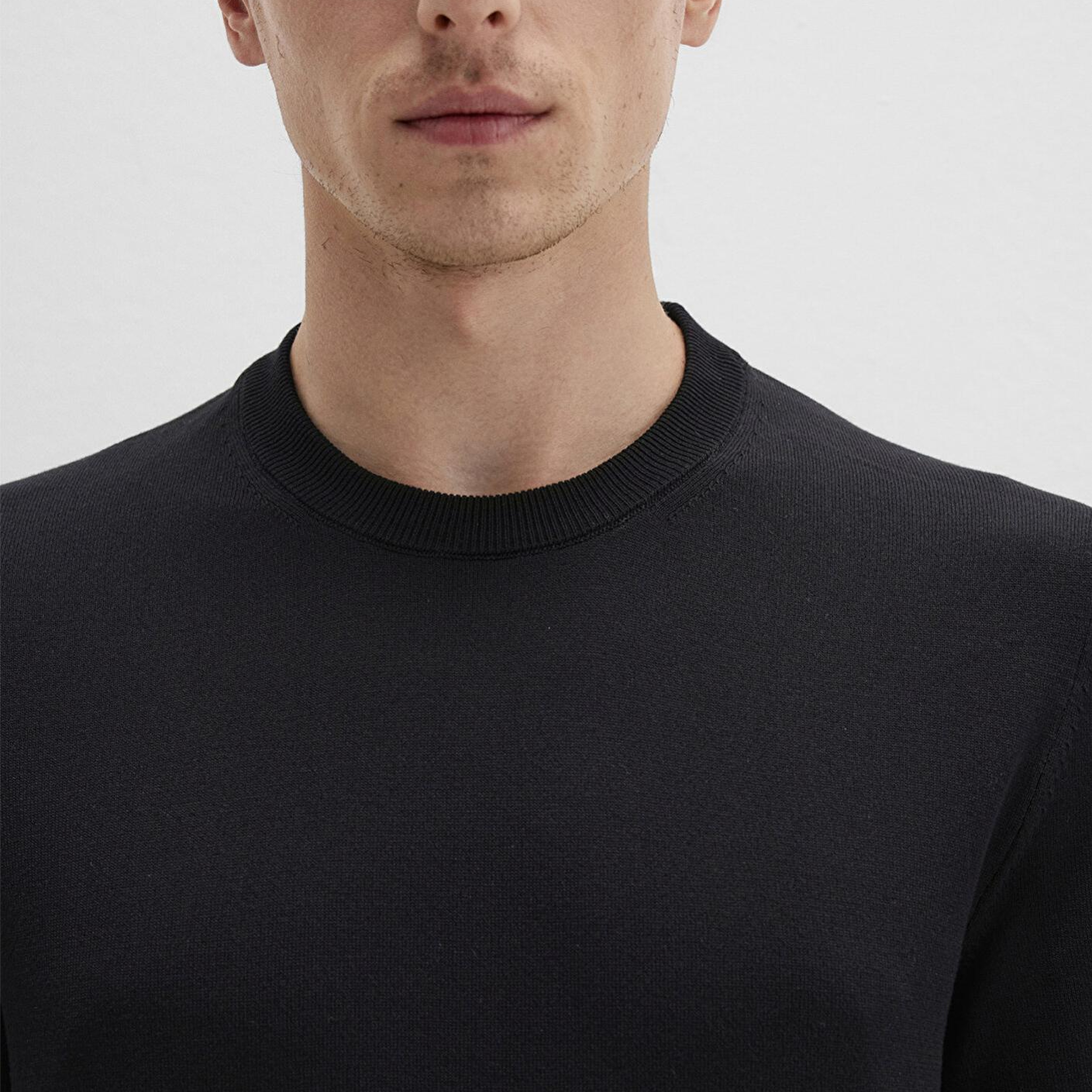 Mavi Kısa Kollu Siyah Triko Tişört Fitted / Vücuda Oturan Kesim 0710250-900