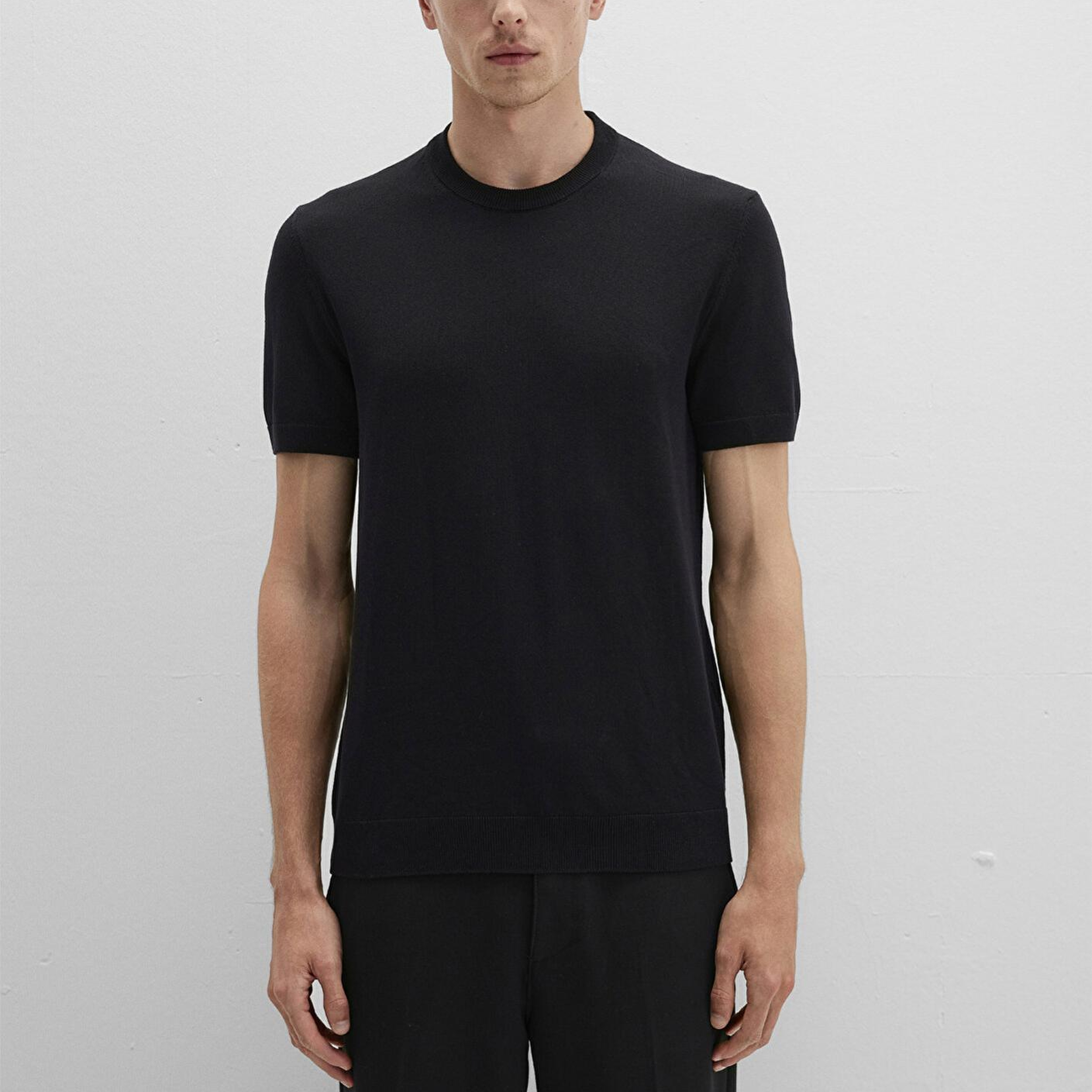 Mavi Kısa Kollu Siyah Triko Tişört Fitted / Vücuda Oturan Kesim 0710250-900