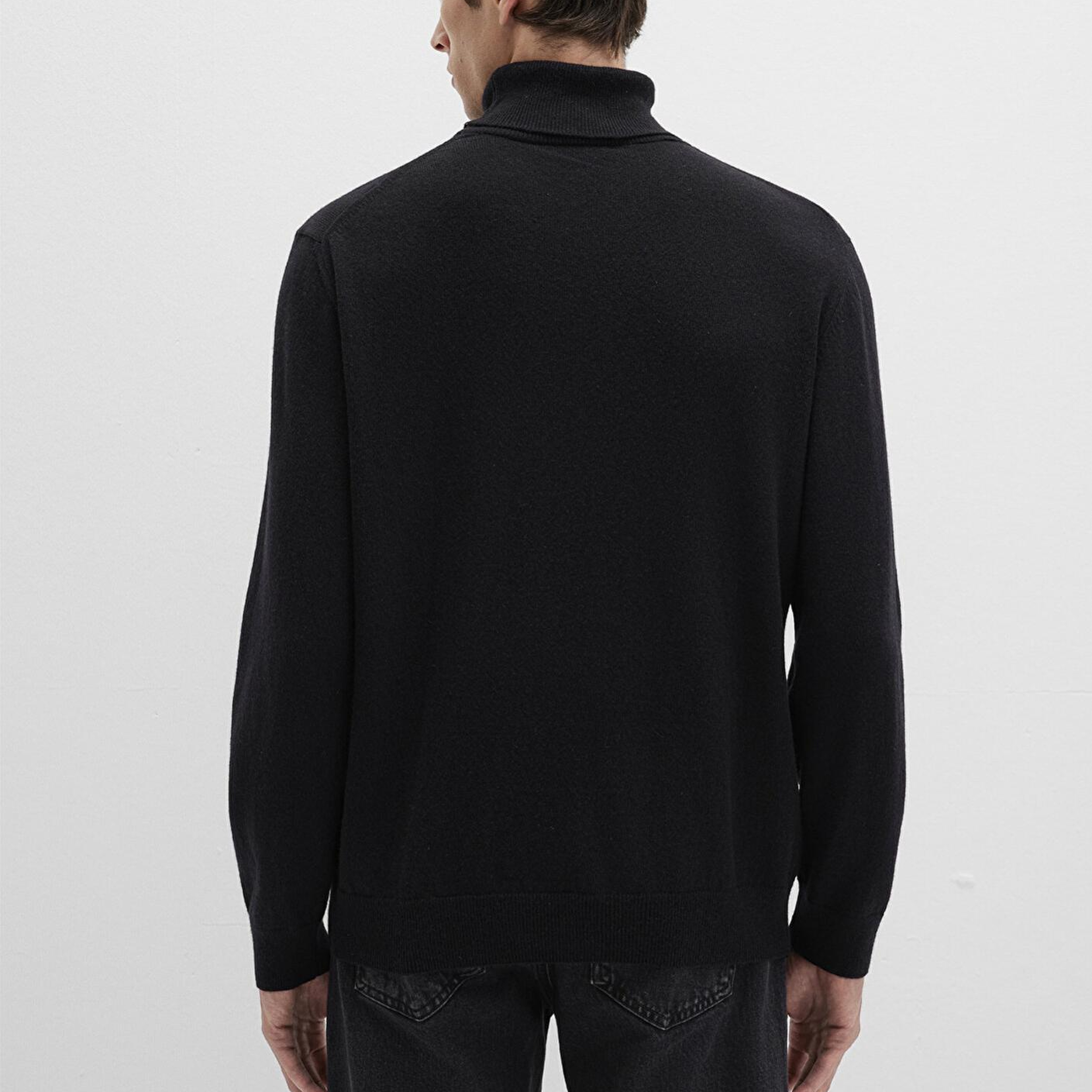 Mavi Yün Karışımlı Boğazlı Siyah Kazak Regular Fit / Normal Kesim 0710372-900