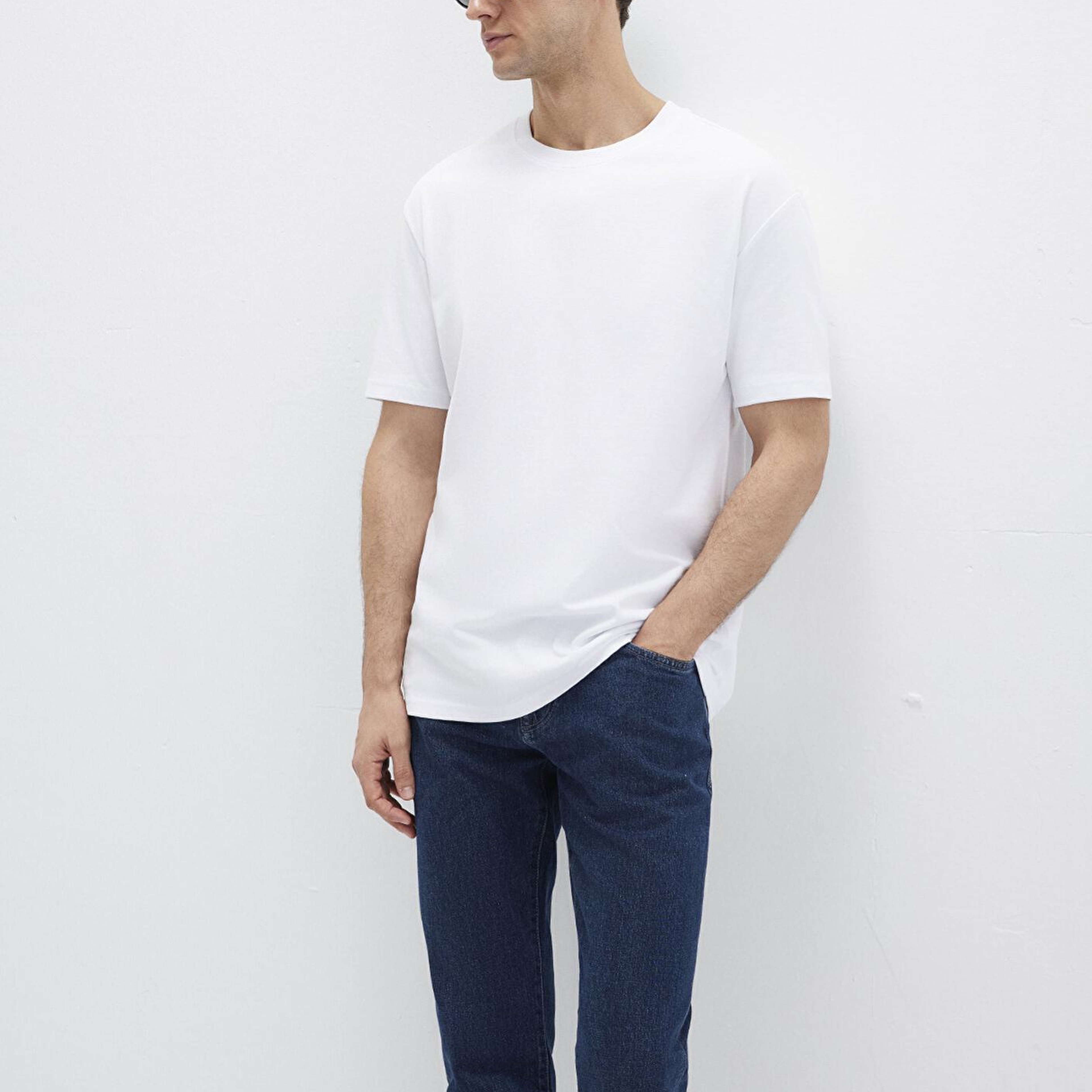 Mavi Bisiklet Yaka Beyaz Basic Tişört Loose Fit / Bol Rahat Kesim 0611596-620