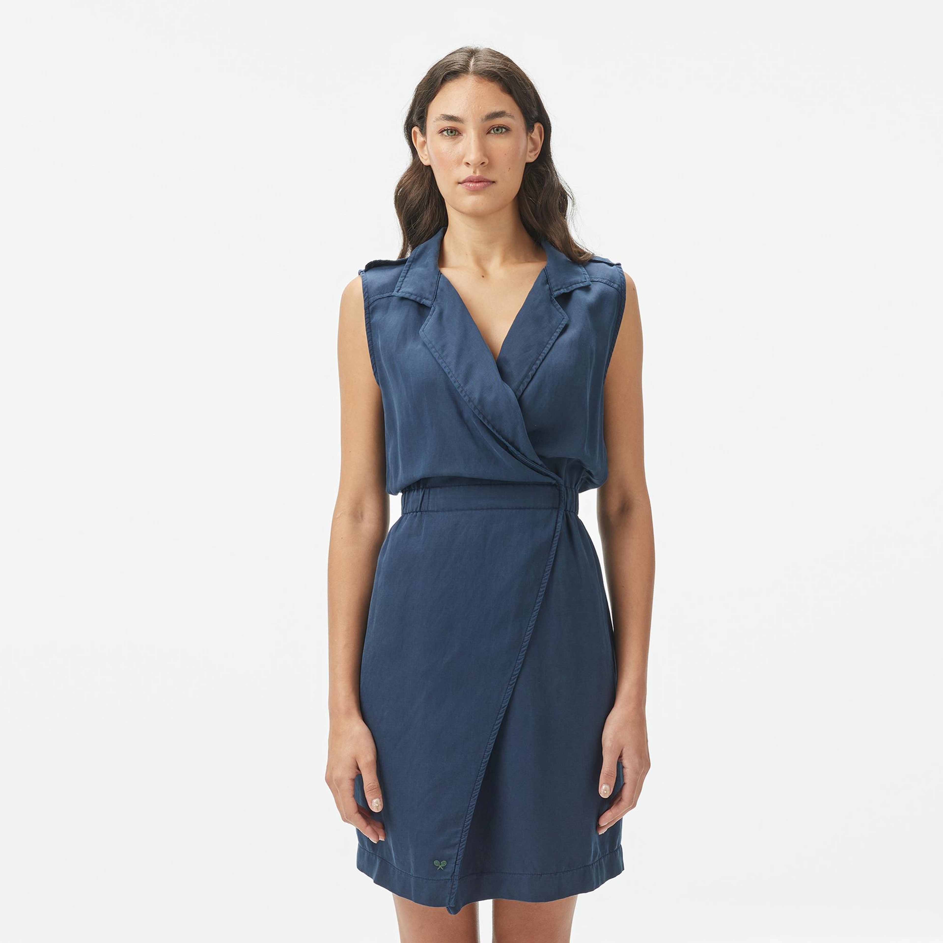 Lacoste Kadın Classic Fit Kolsuz Lacivert Elbise