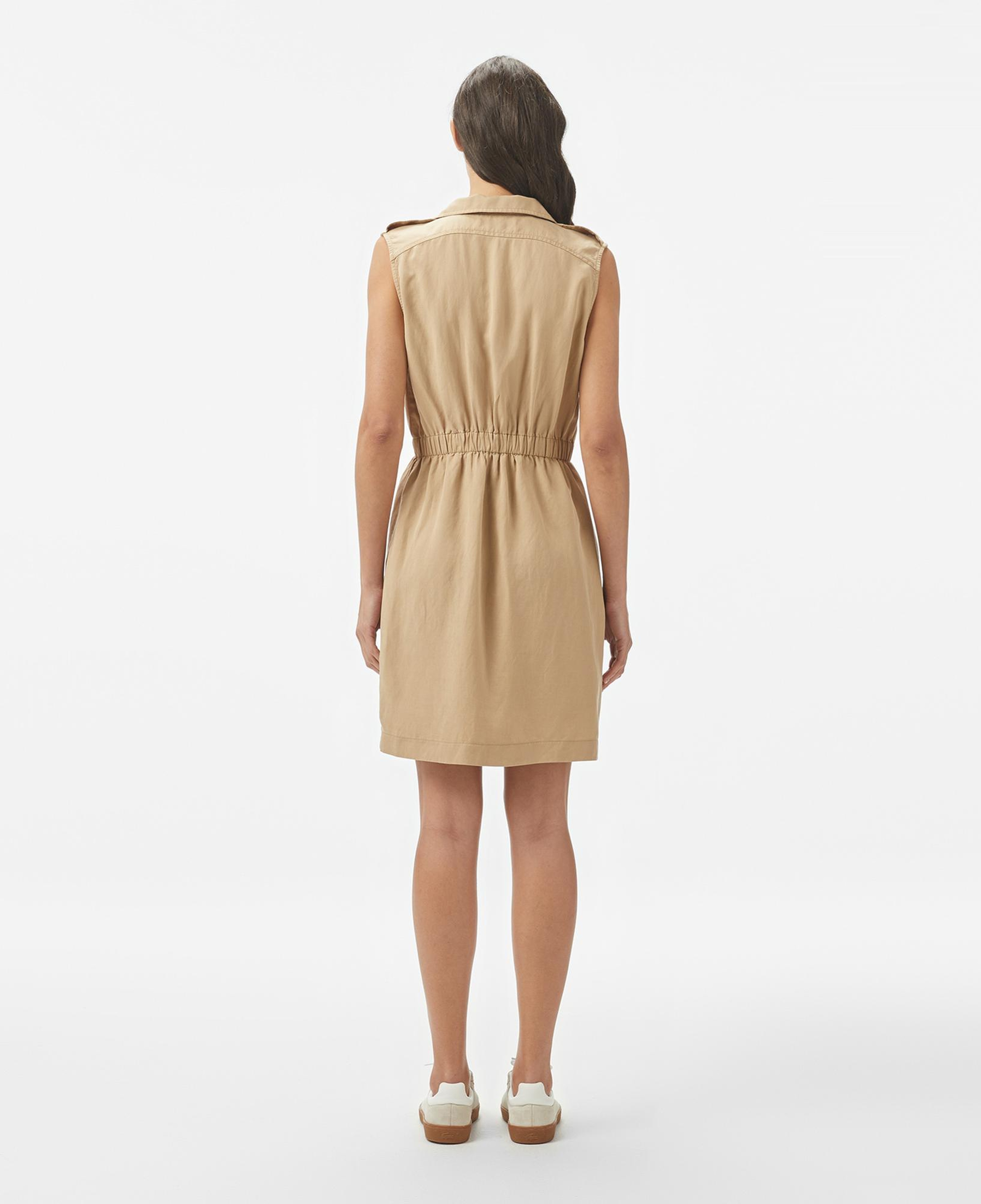 Lacoste Kadın Classic Fit Kolsuz Bej Elbise