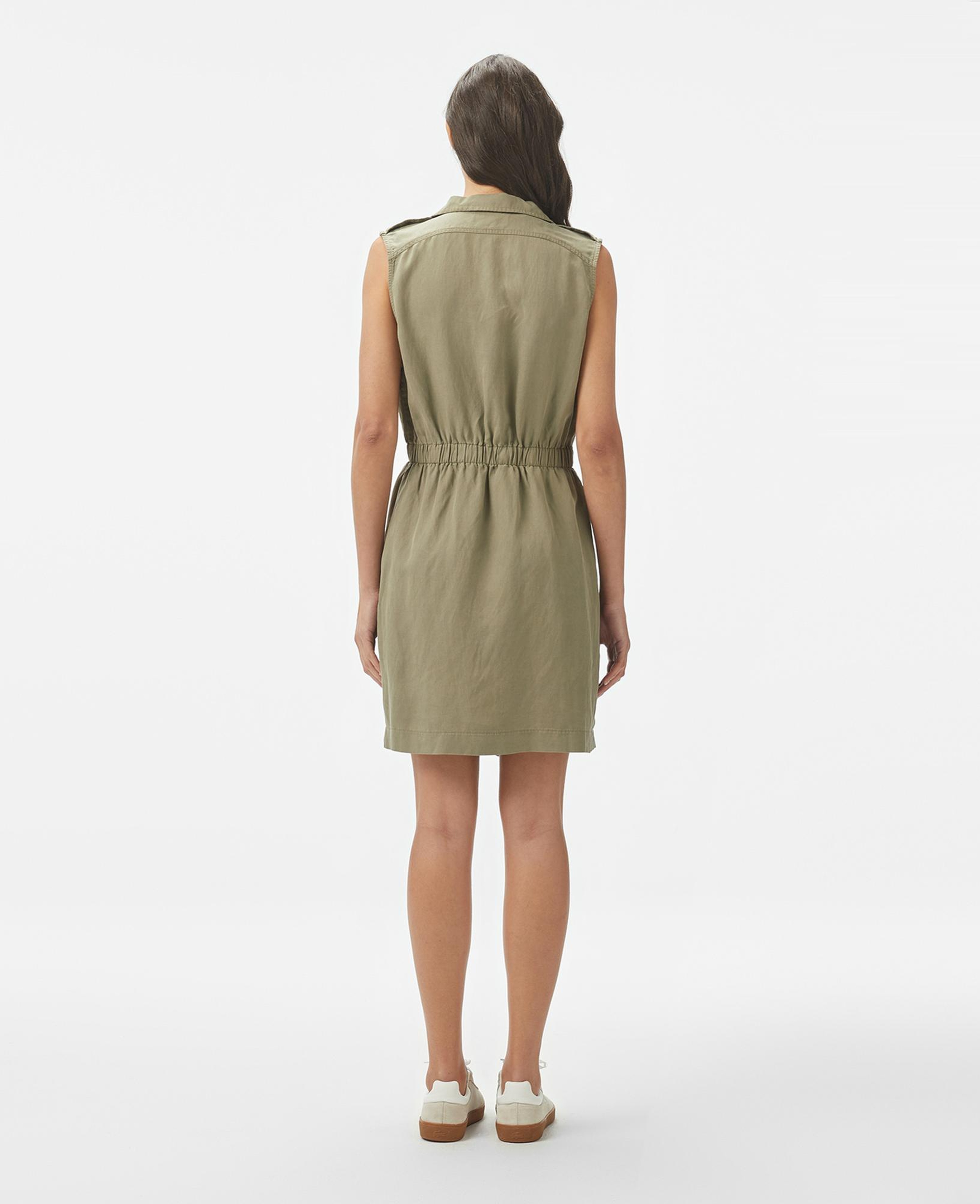 Lacoste Kadın Classic Fit Kolsuz Haki Elbise