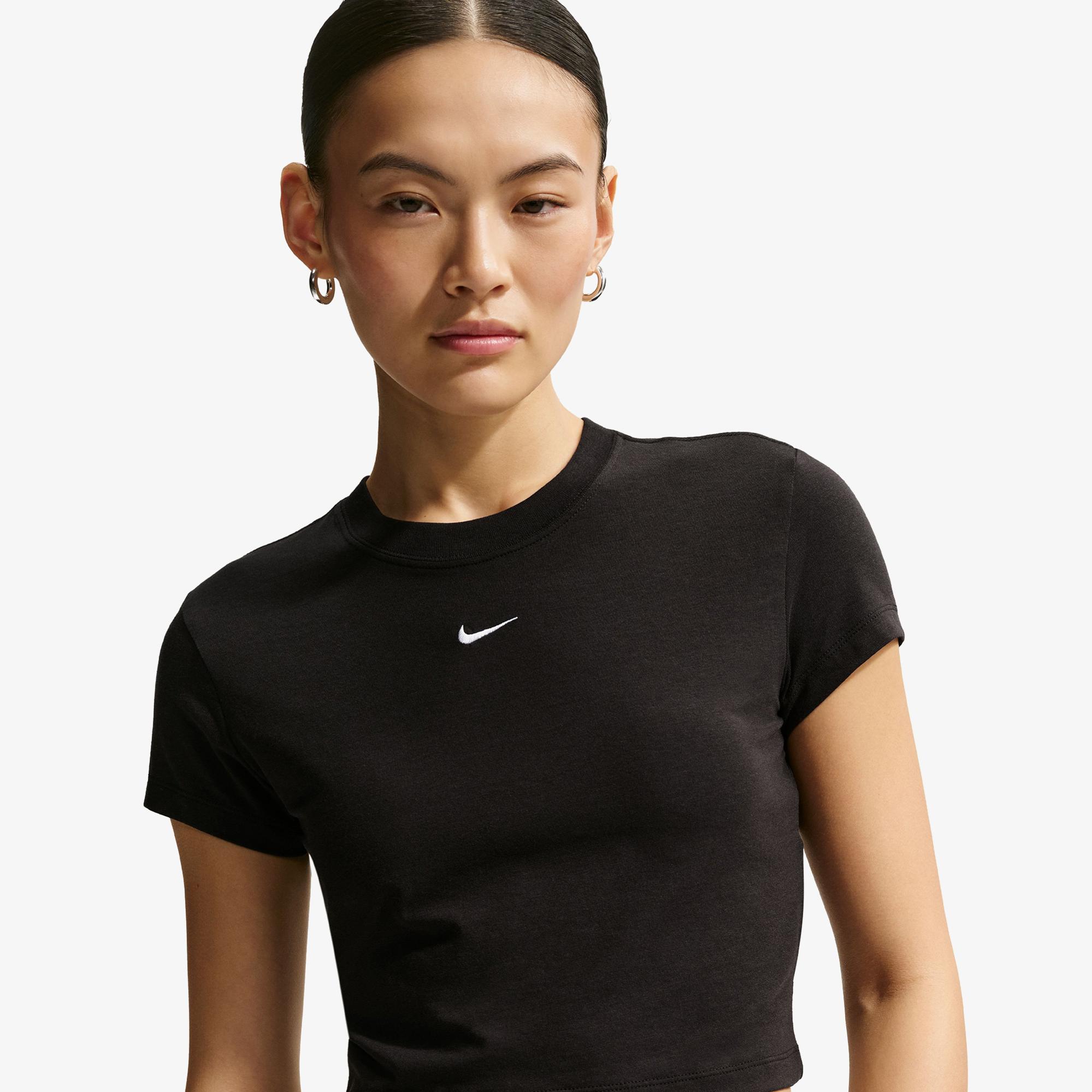 Nike Sportswear Chill Knit Kadın Siyah Crop T-Shirt