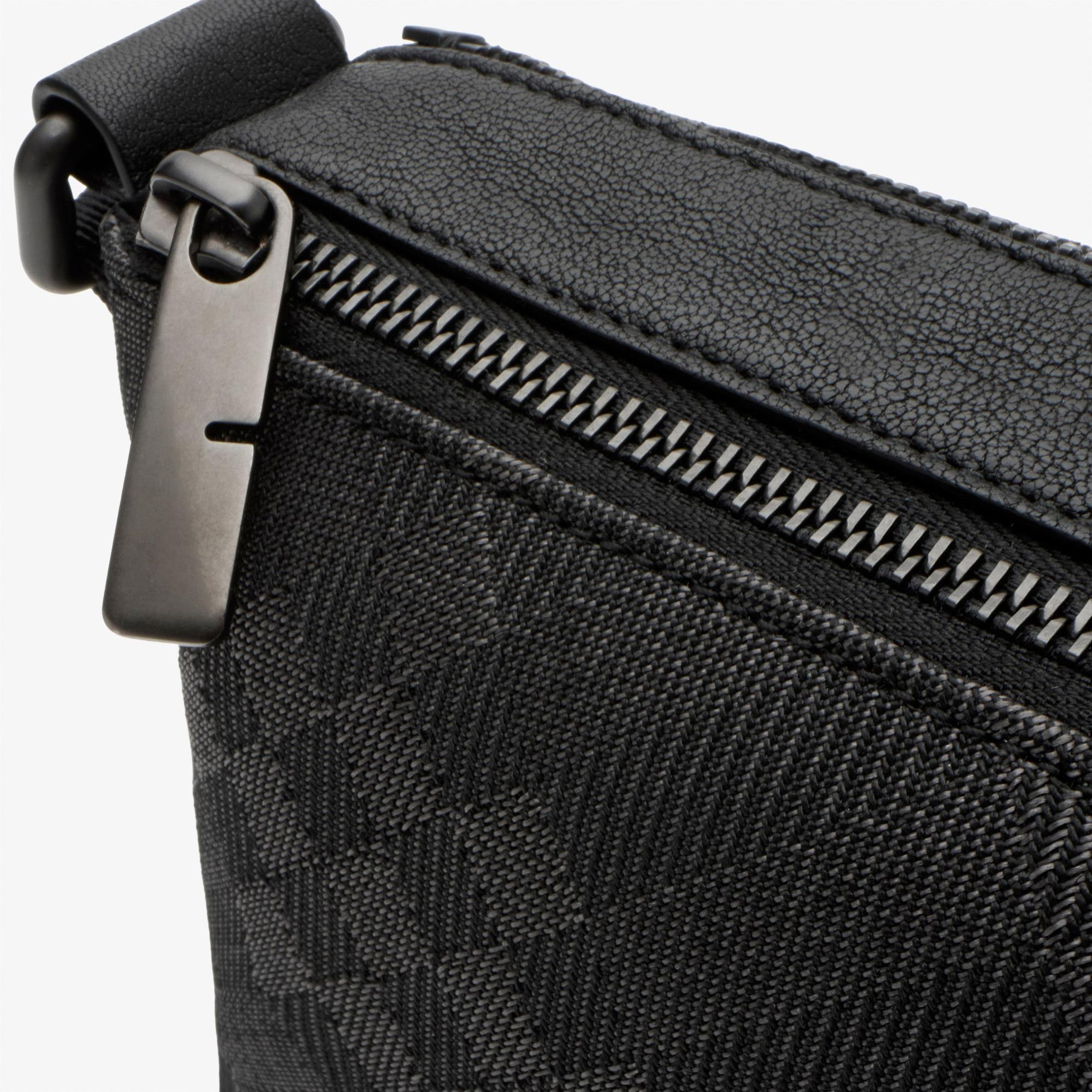 Burberry Mini Chester Erkek Siyah Omuz Çantası