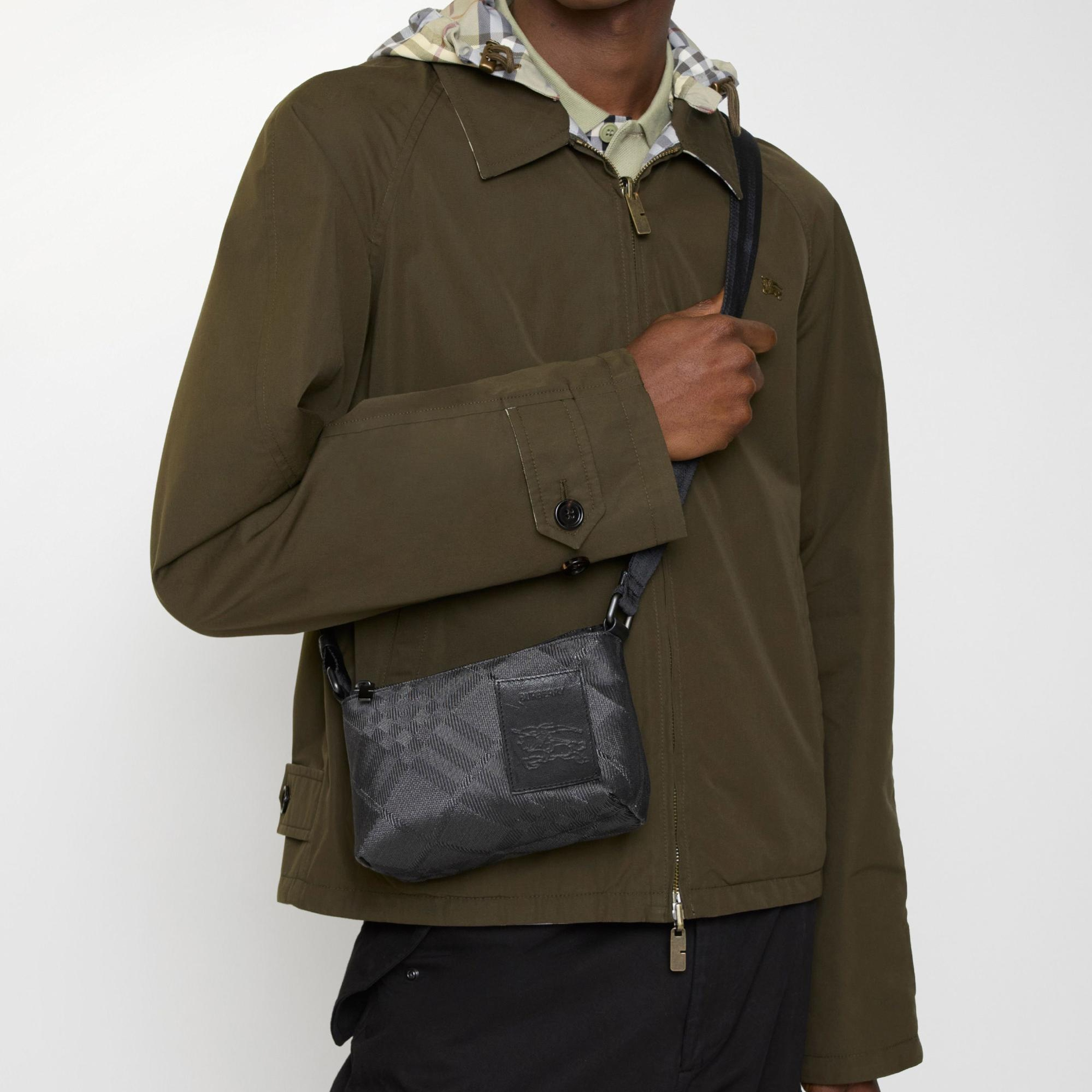 Burberry Mini Chester Erkek Siyah Omuz Çantası