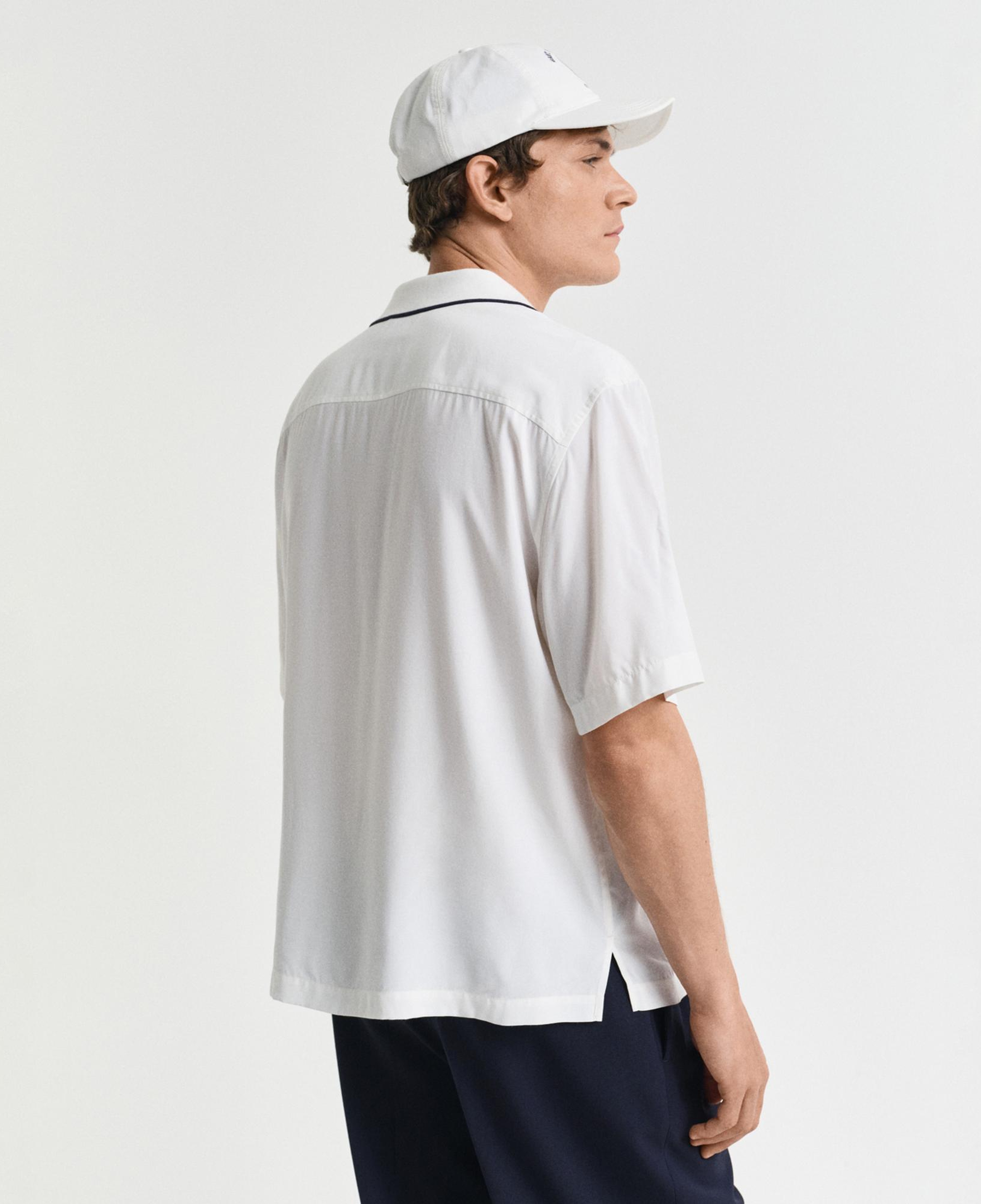 GANT Erkek Krem Relaxed Fit Klasik Yaka Logolu Gömlek