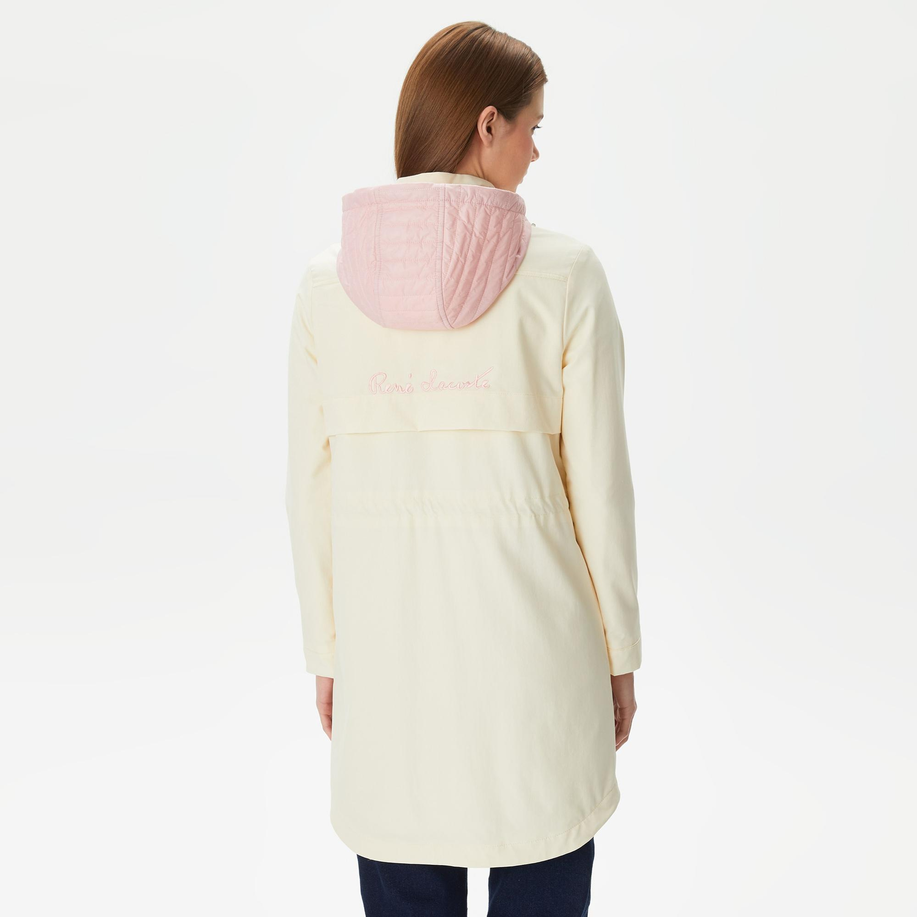 Kadın Kapüşonlu Baskılı Beyaz Mont