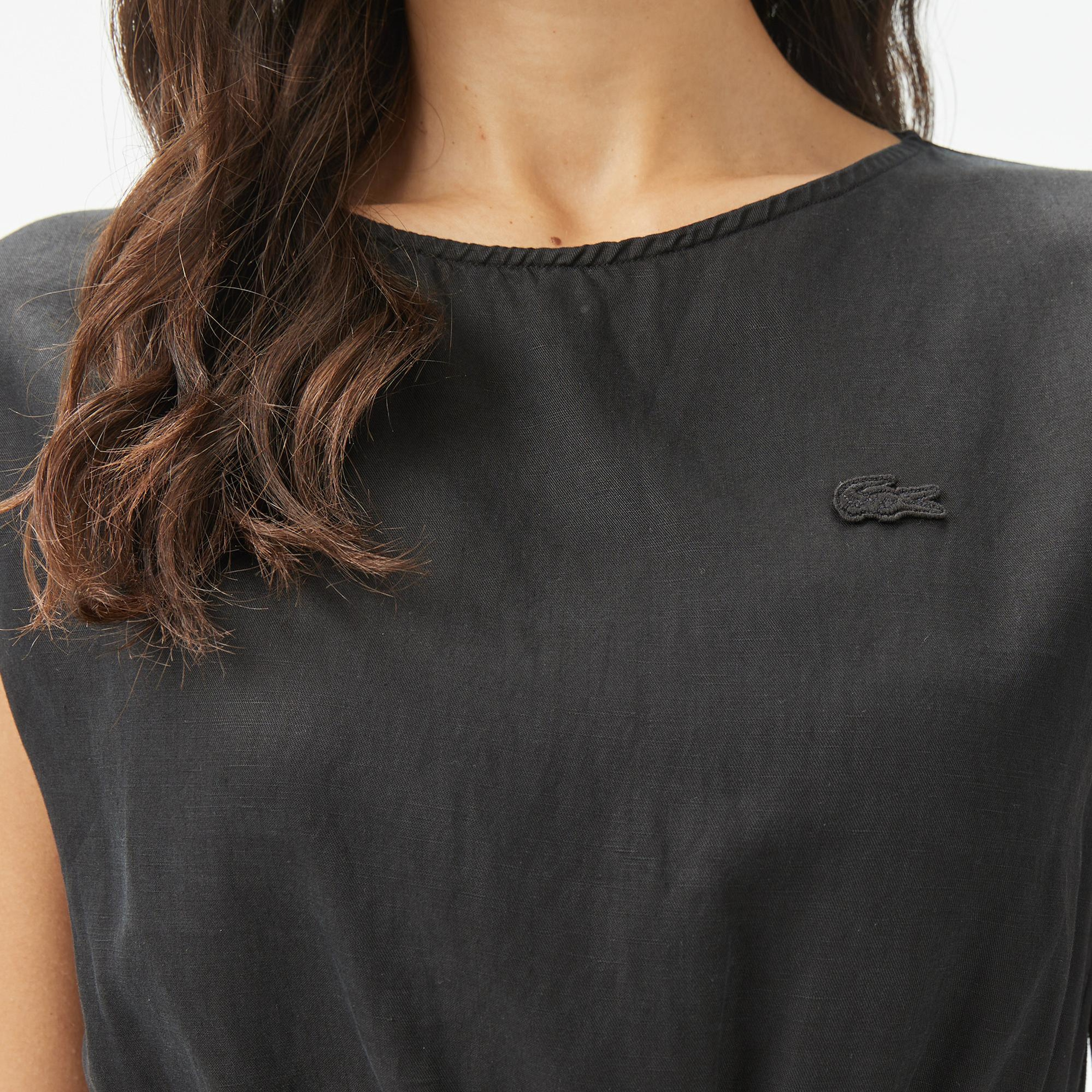 Lacoste Kadın Regular Fit Kolsuz Bisiklet Yaka Siyah Bluz