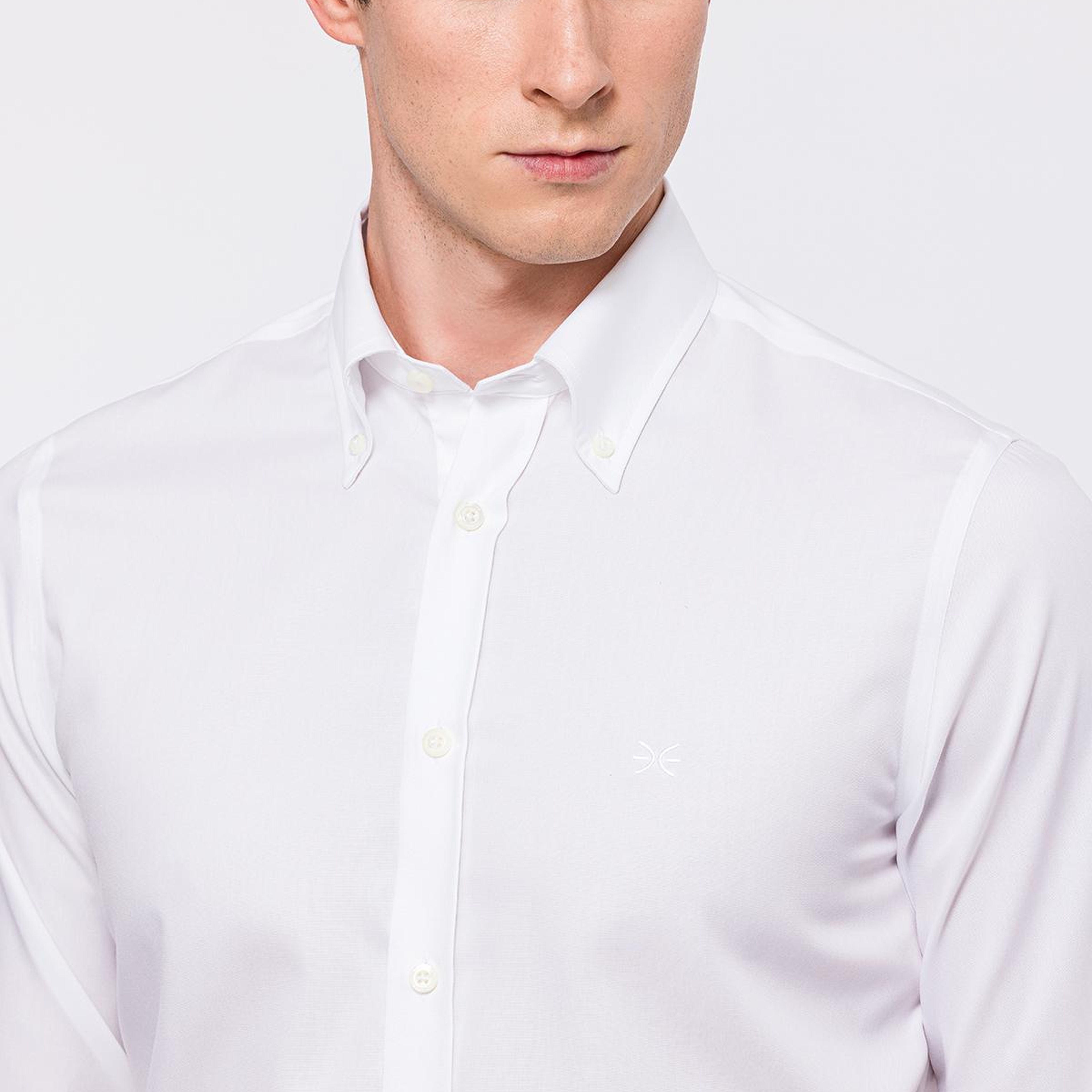 Erkek Beyaz Cooper Fit Düğmeli Yaka Non-Iron Spor Gömlek
