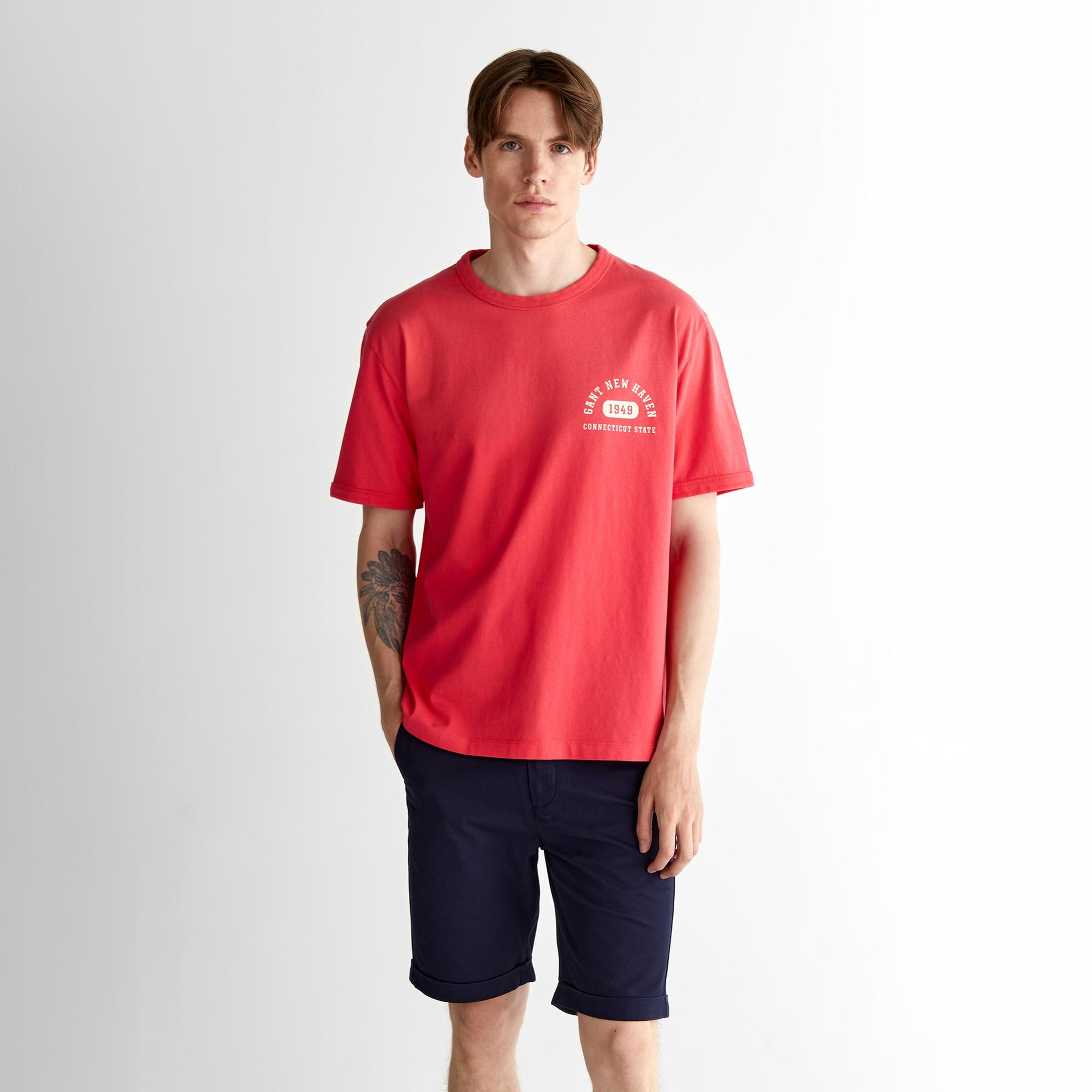 GANT Erkek Kırmızı Relaxed Fit Bisiklet Yaka Logolu T-Shirt