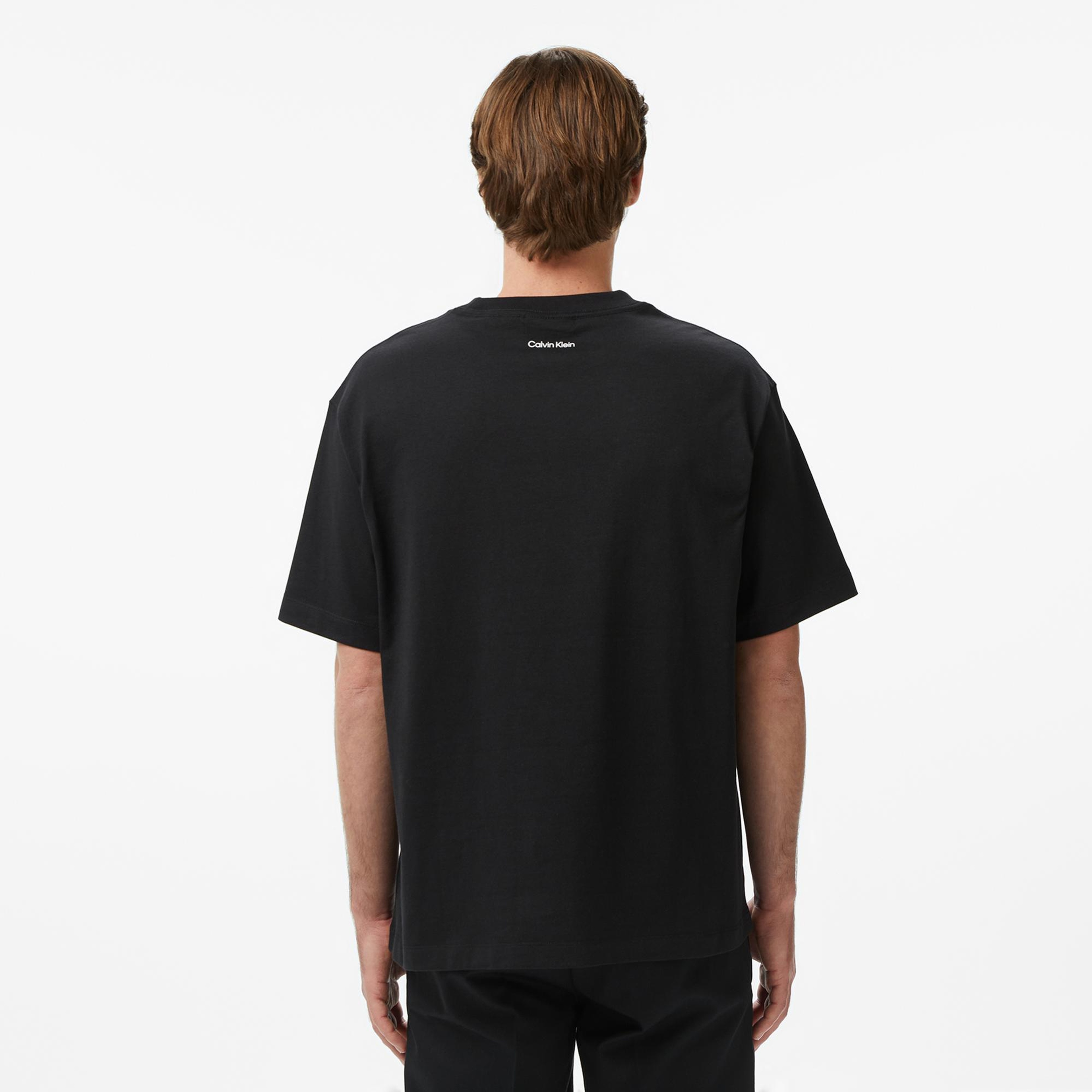 Calvin Klein 16S March Graphic Seasonal Erkek Siyah T-Shirt