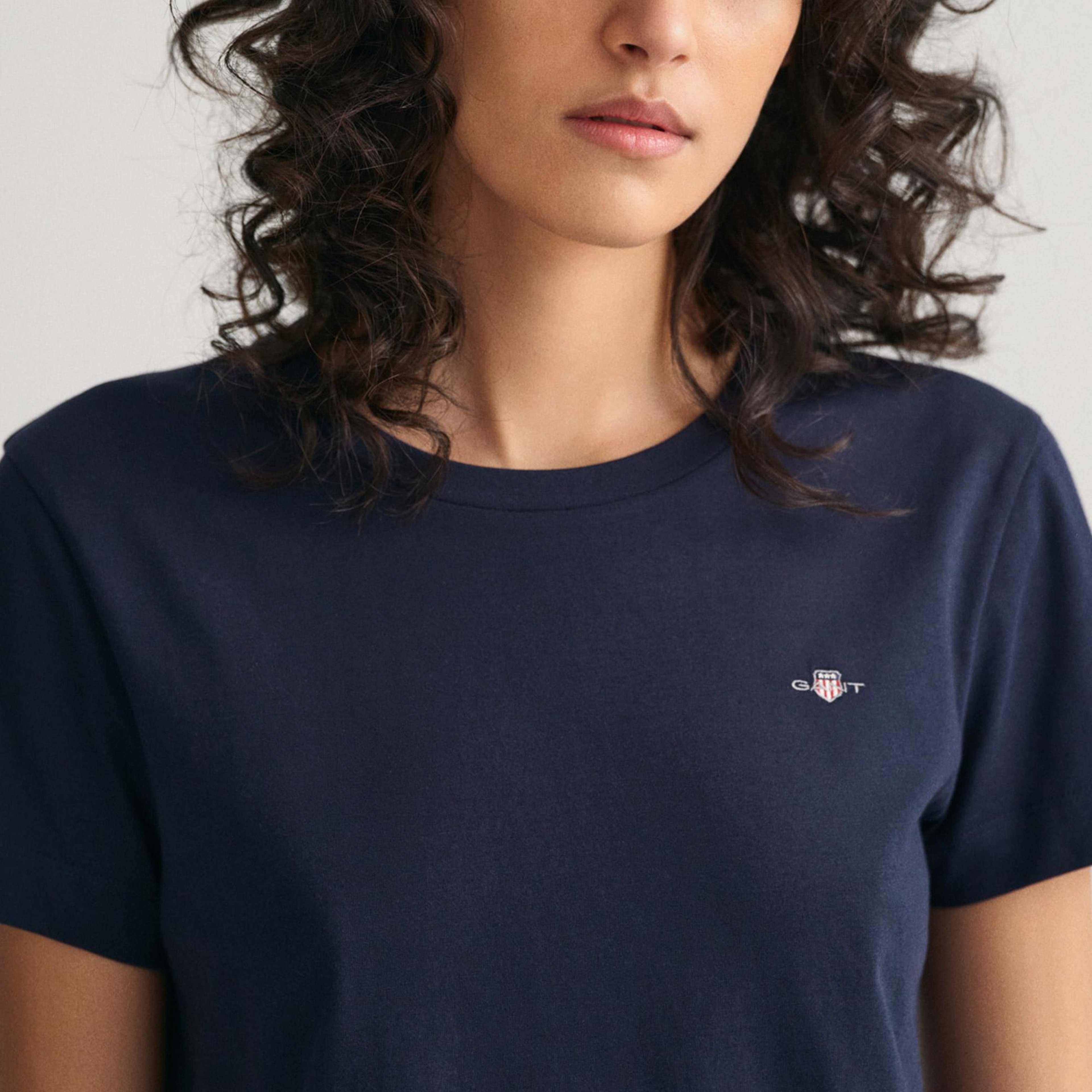 GANT Kadın Lacivert Regular Fit Bisiklet Yaka T-Shirt