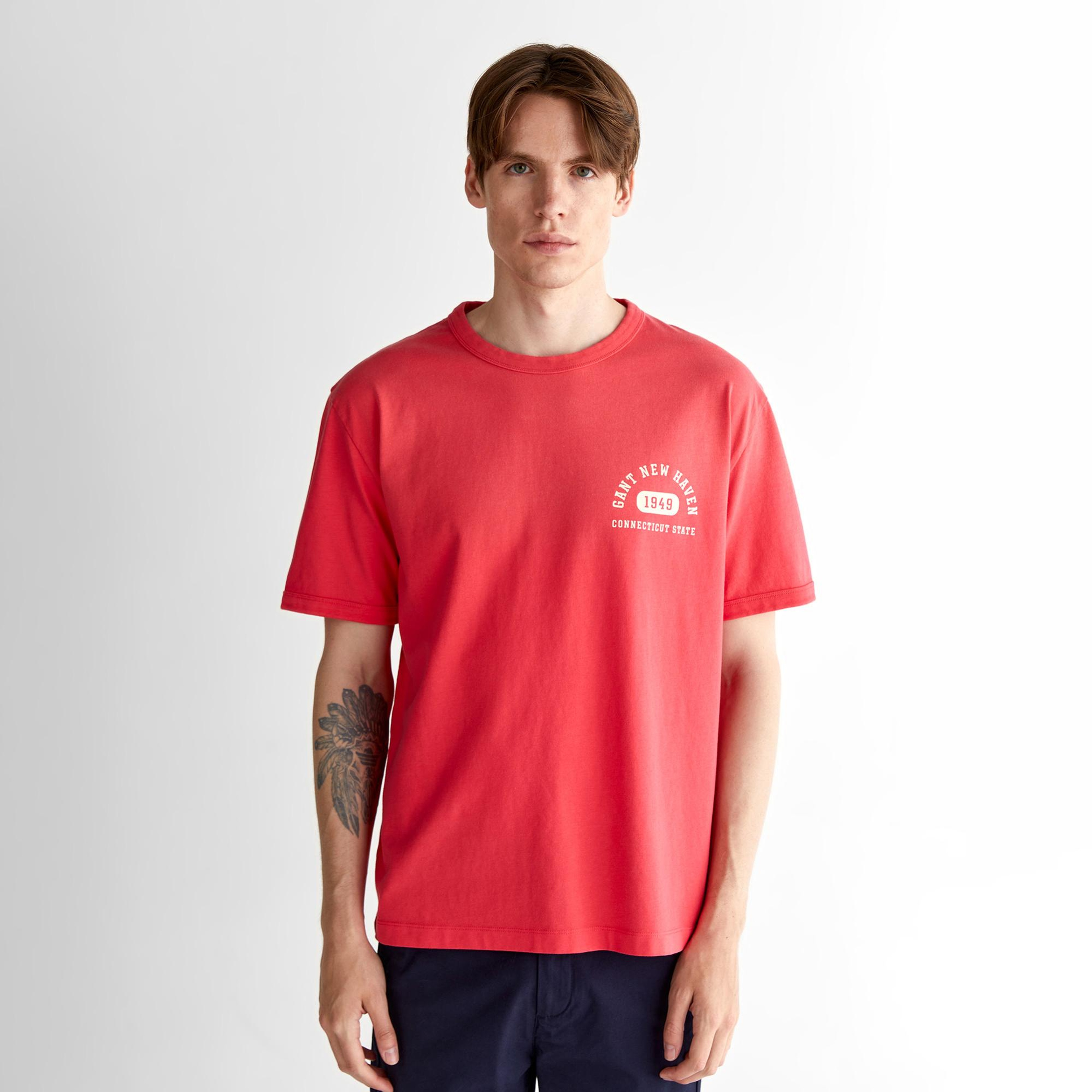 GANT Erkek Kırmızı Relaxed Fit Bisiklet Yaka Logolu T-Shirt