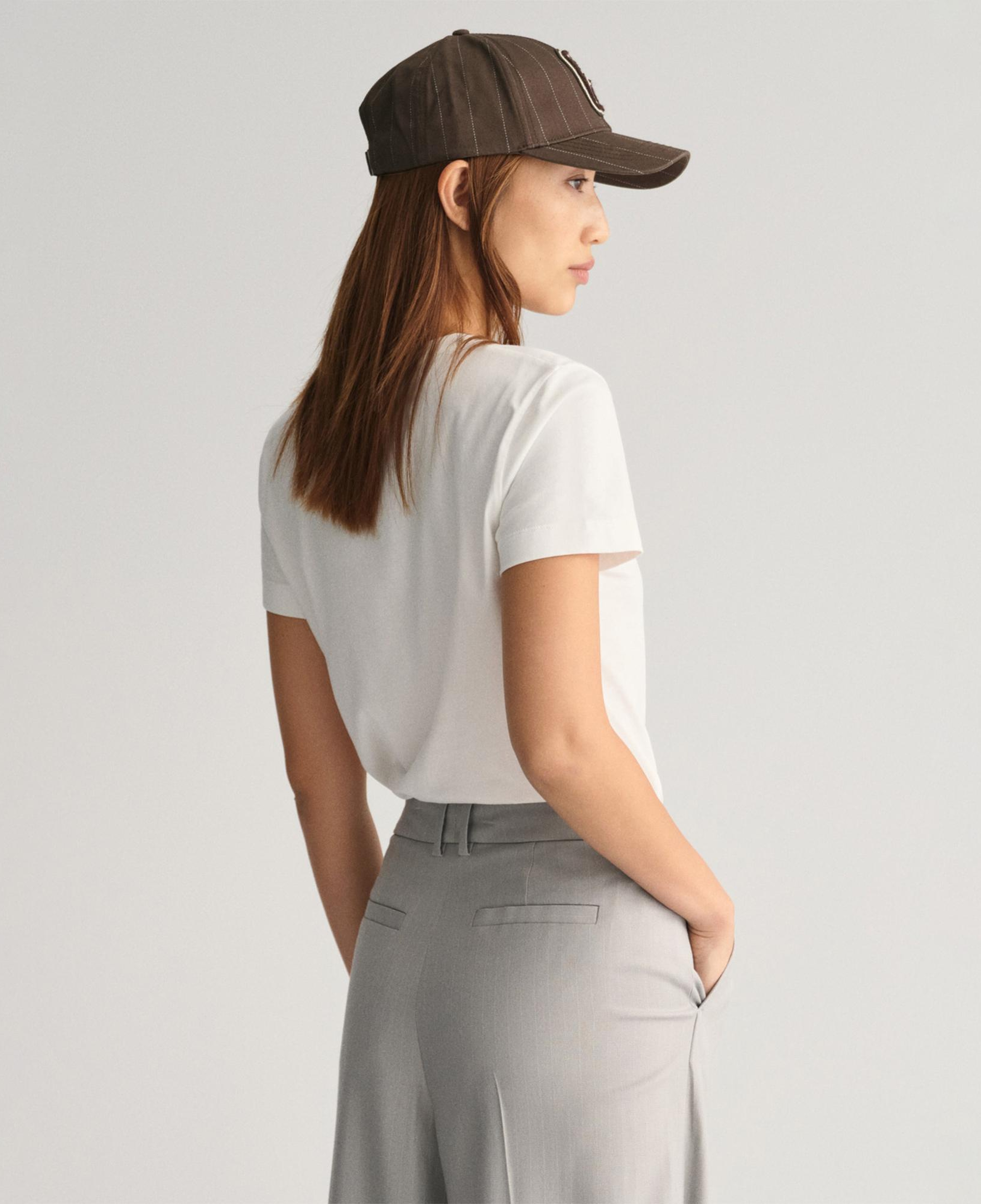 GANT Kadın Beyaz Bisiklet Yaka Regular Fit Logolu T-Shirt