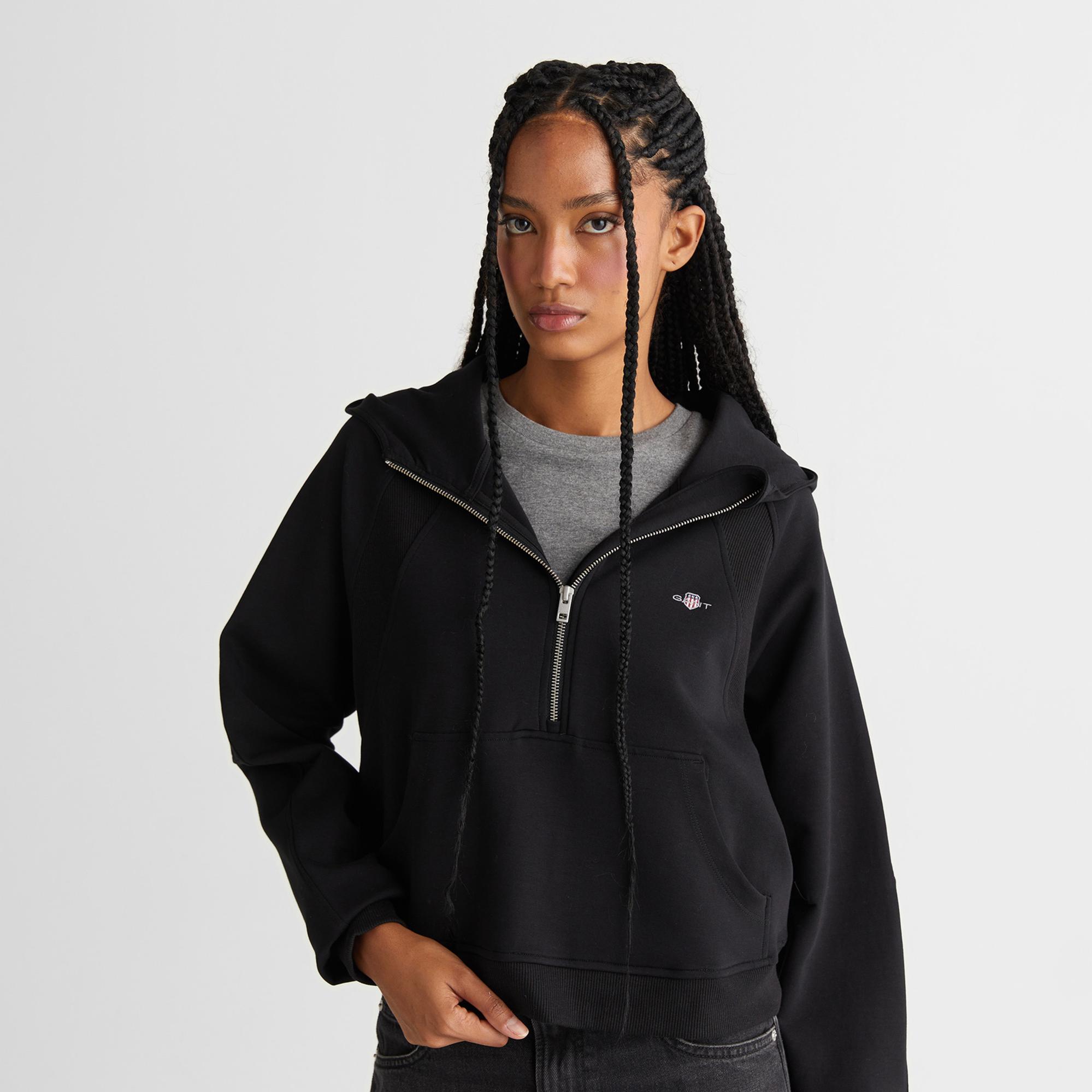 Kadın Siyah Regular Fit Kapüşonlu Sweatshirt