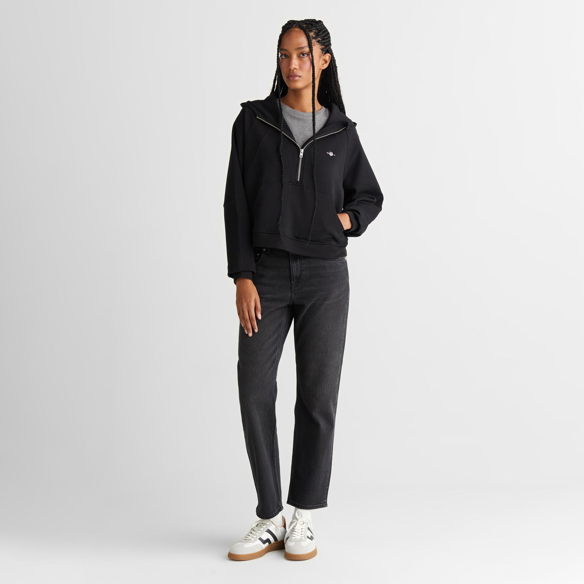 Kadın Siyah Regular Fit Kapüşonlu Sweatshirt