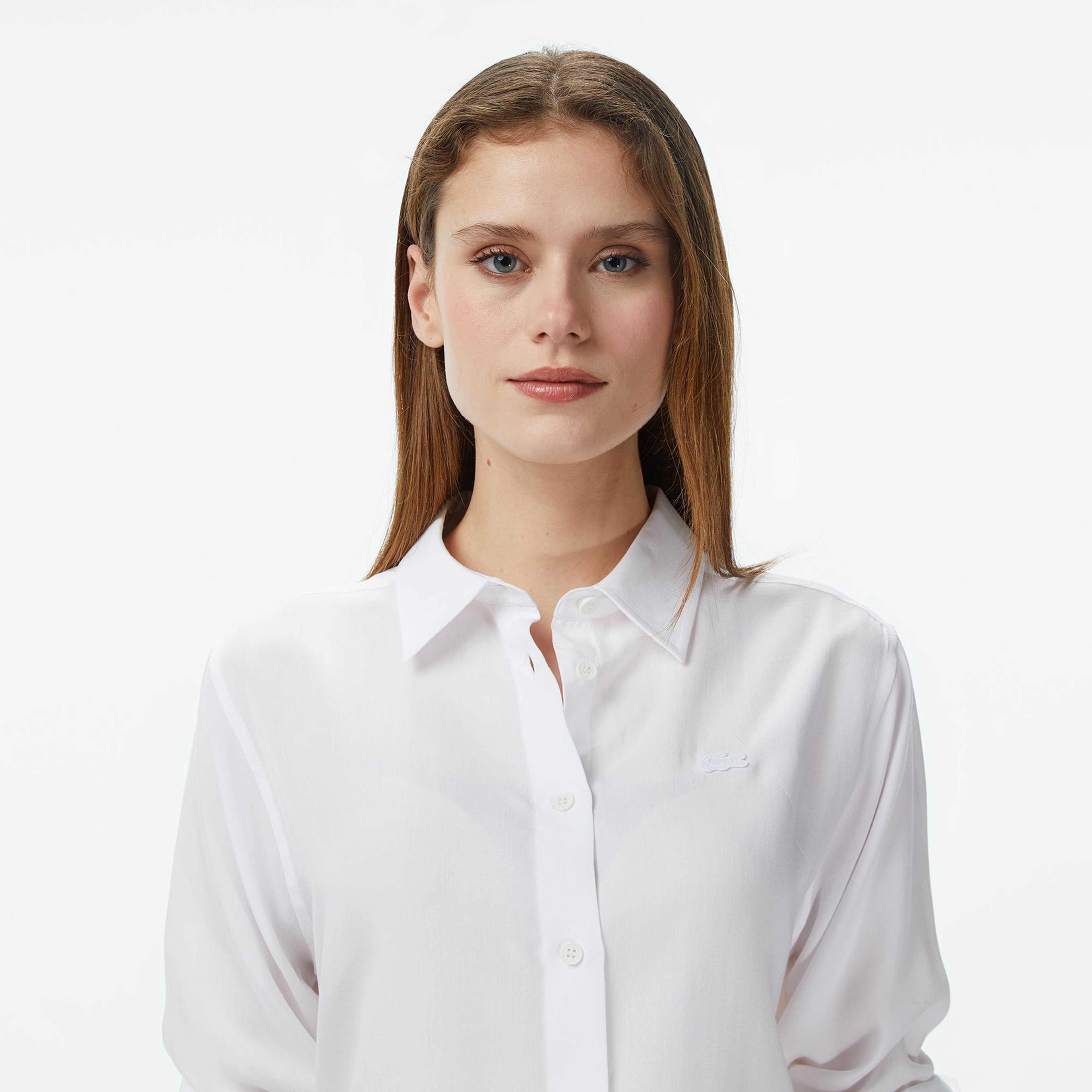 Lacoste Kadın Slim Fit Düğmeli Yaka Beyaz Gömlek