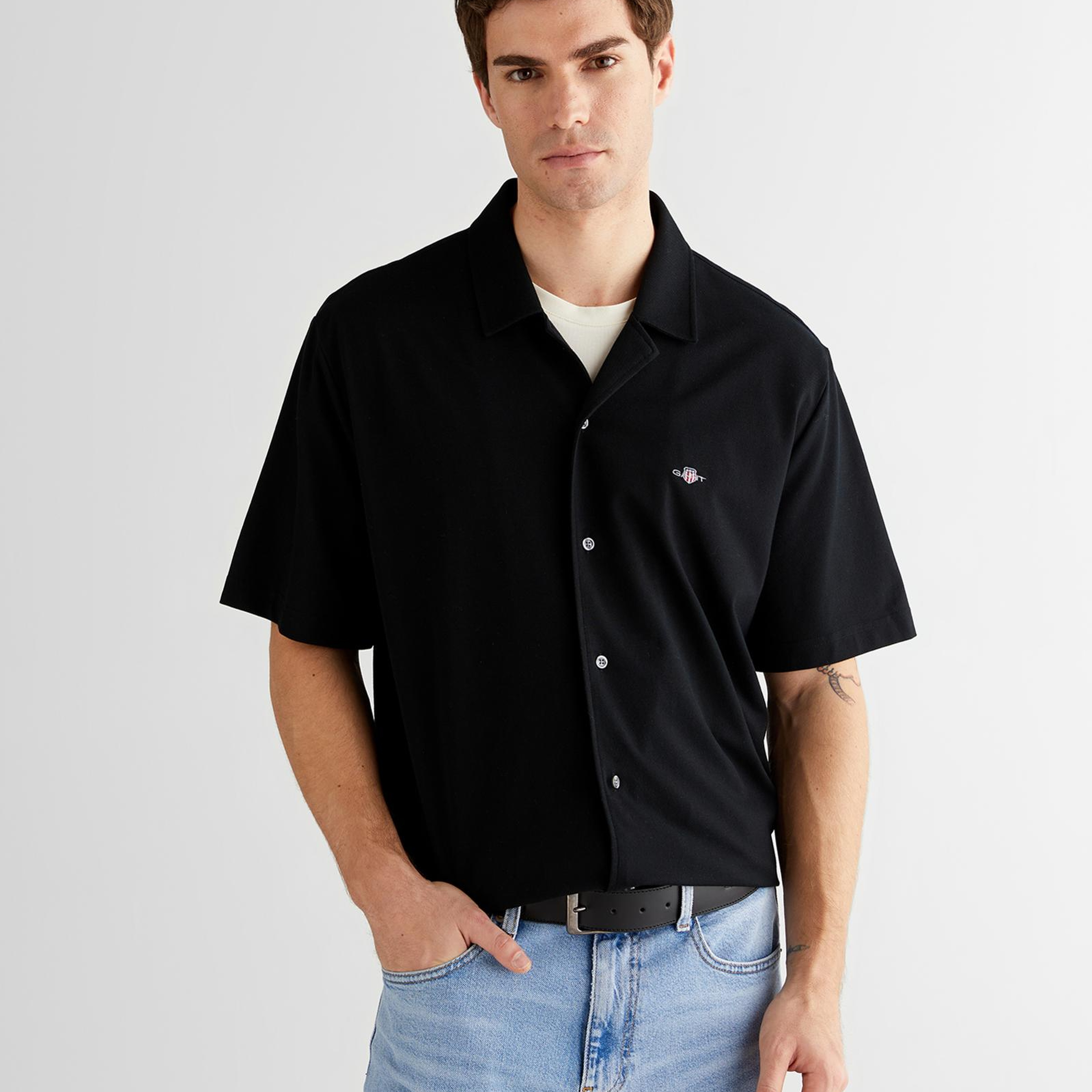 GANT Erkek Siyah Düğmeli Yaka Logolu Gömlek