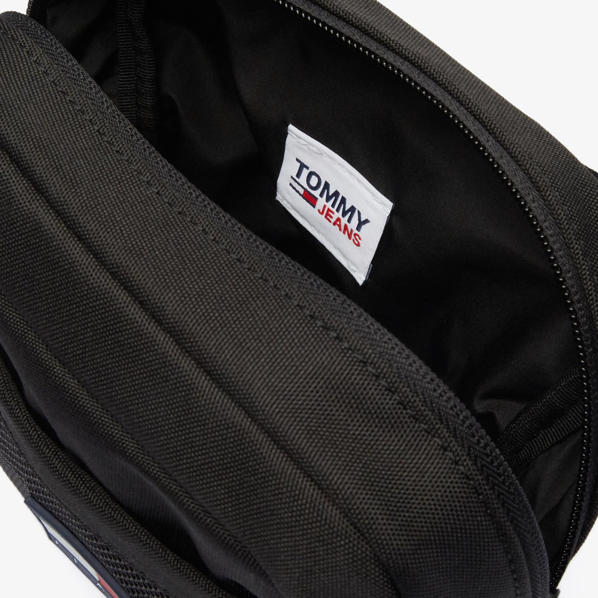 Tommy Jeans Hybrid Reporter Erkek Siyah Omuz Çantası