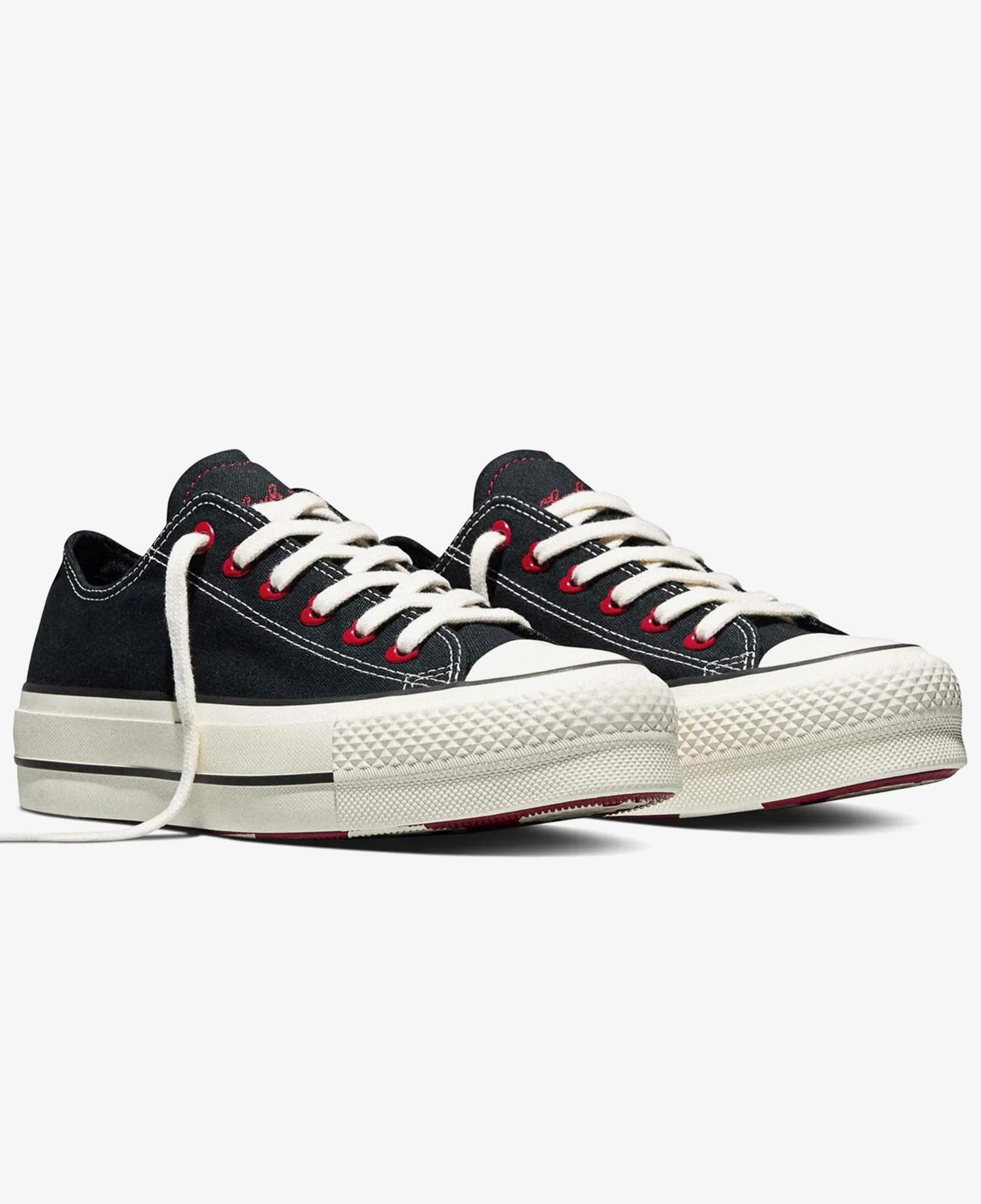 Converse Valentine's Day Chuck Taylor All Star Lift Kadın Siyah Sneaker