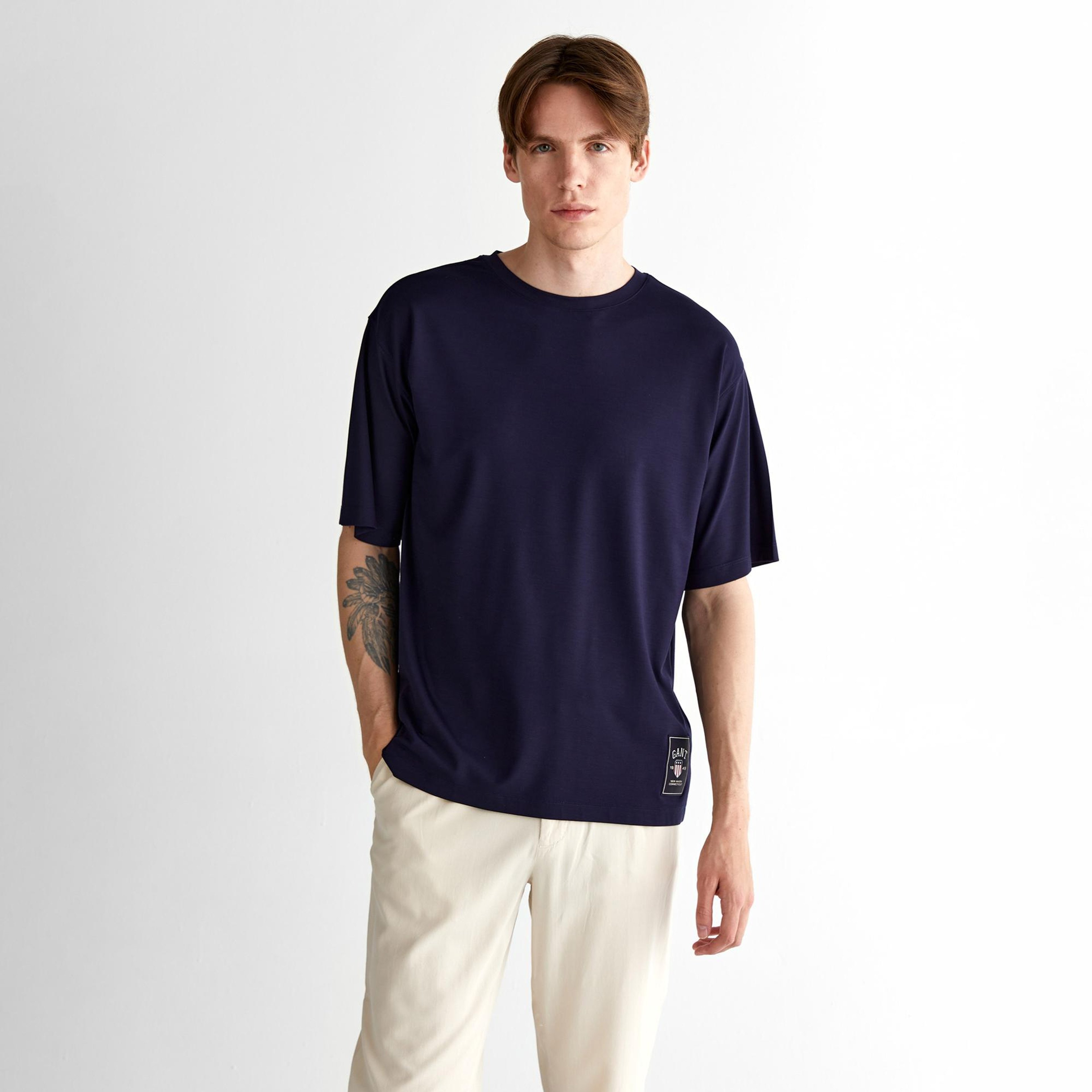 GANT Erkek Lacivert Relaxed Fit Bisiklet Yaka Logolu T-Shirt