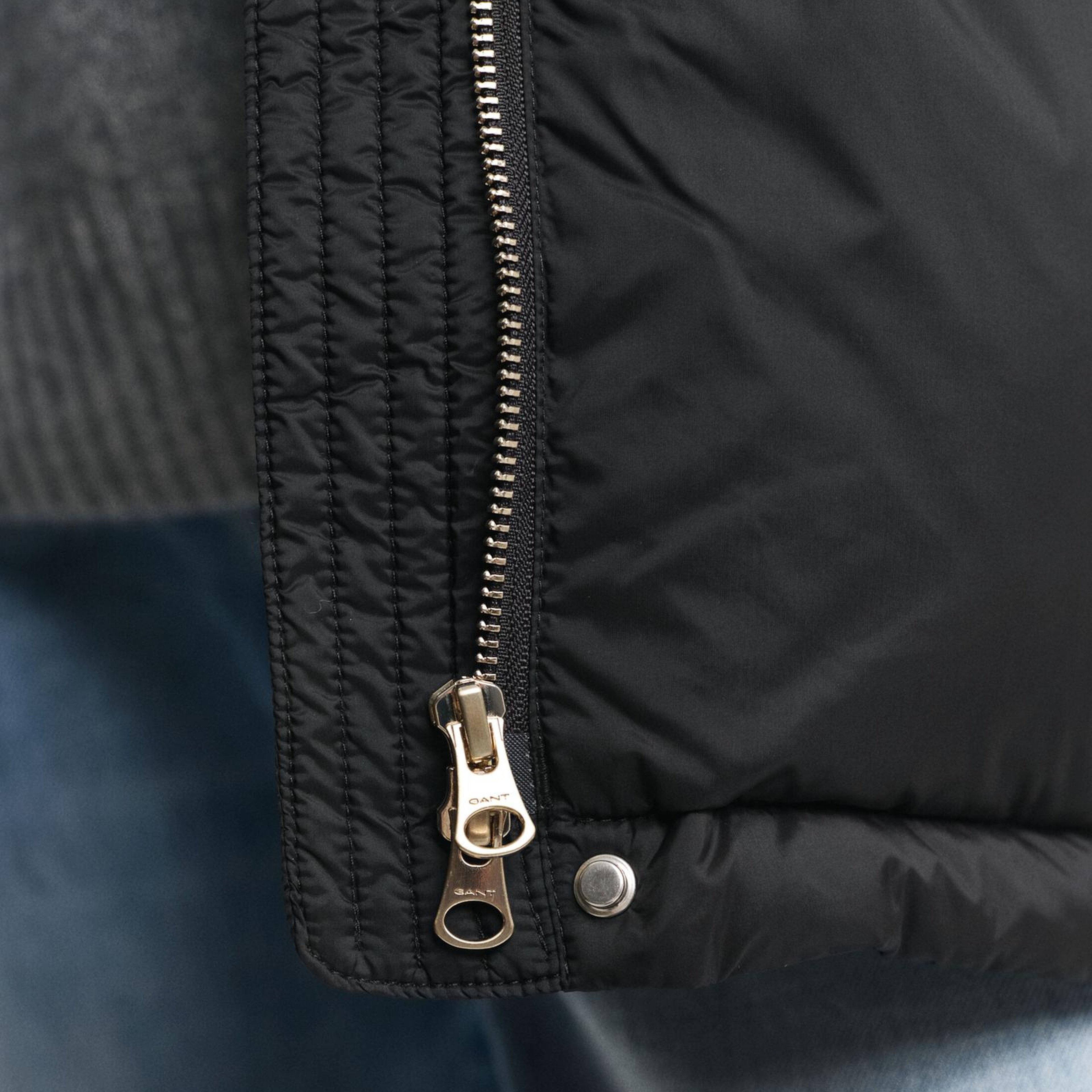 GANT Kadın Siyah Relaxed Fit Kapüşonlu Mont