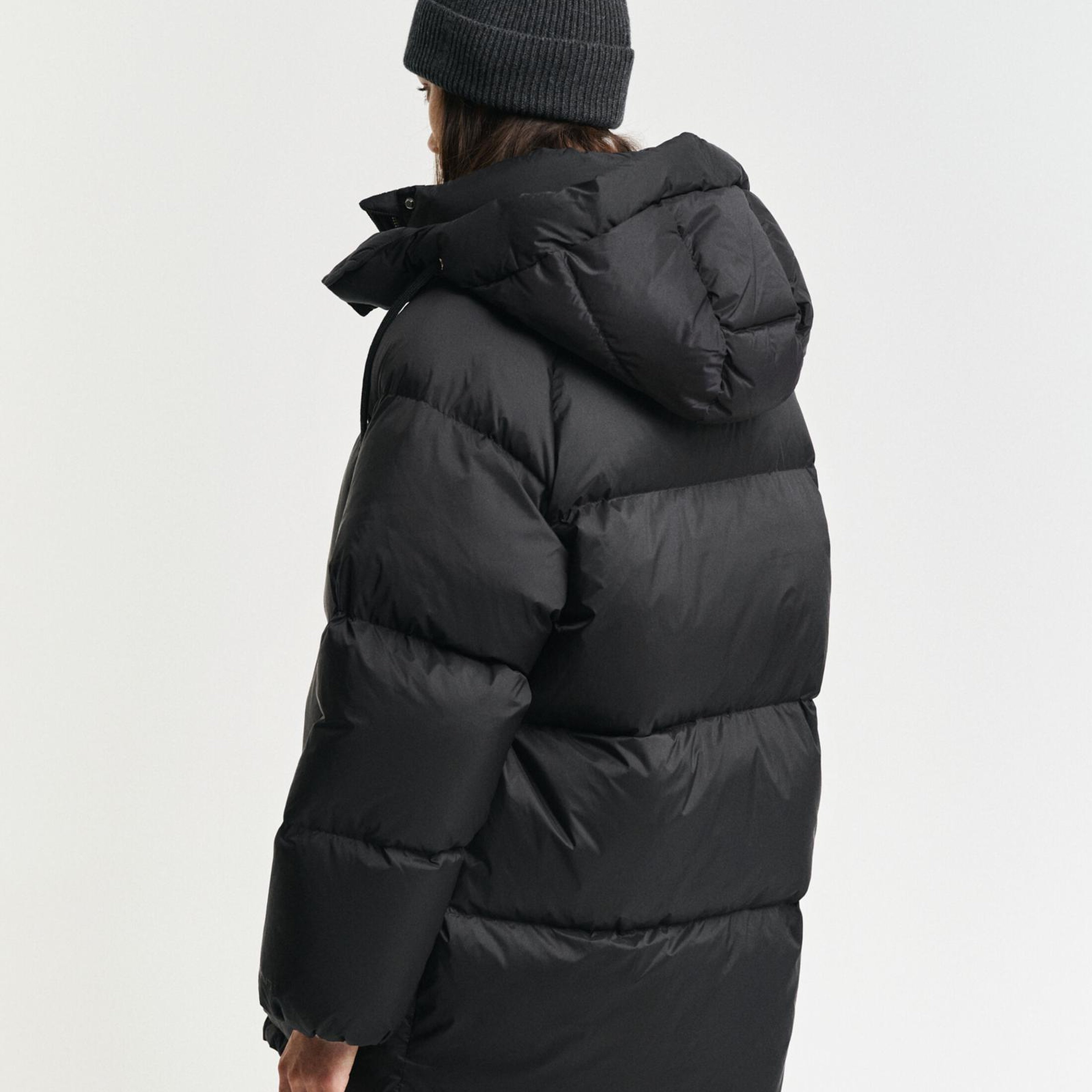 GANT Kadın Siyah Relaxed Fit Kapüşonlu Mont