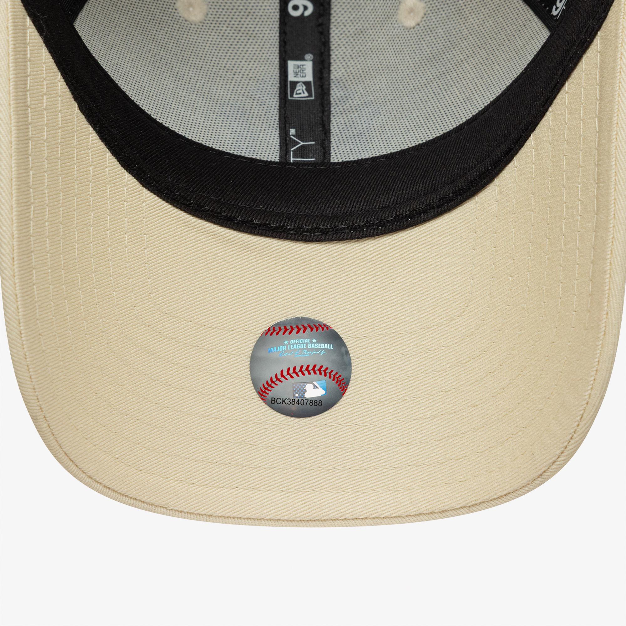 New Era Metallic Logo 9Forty Neyyan Kadın Bej Şapka