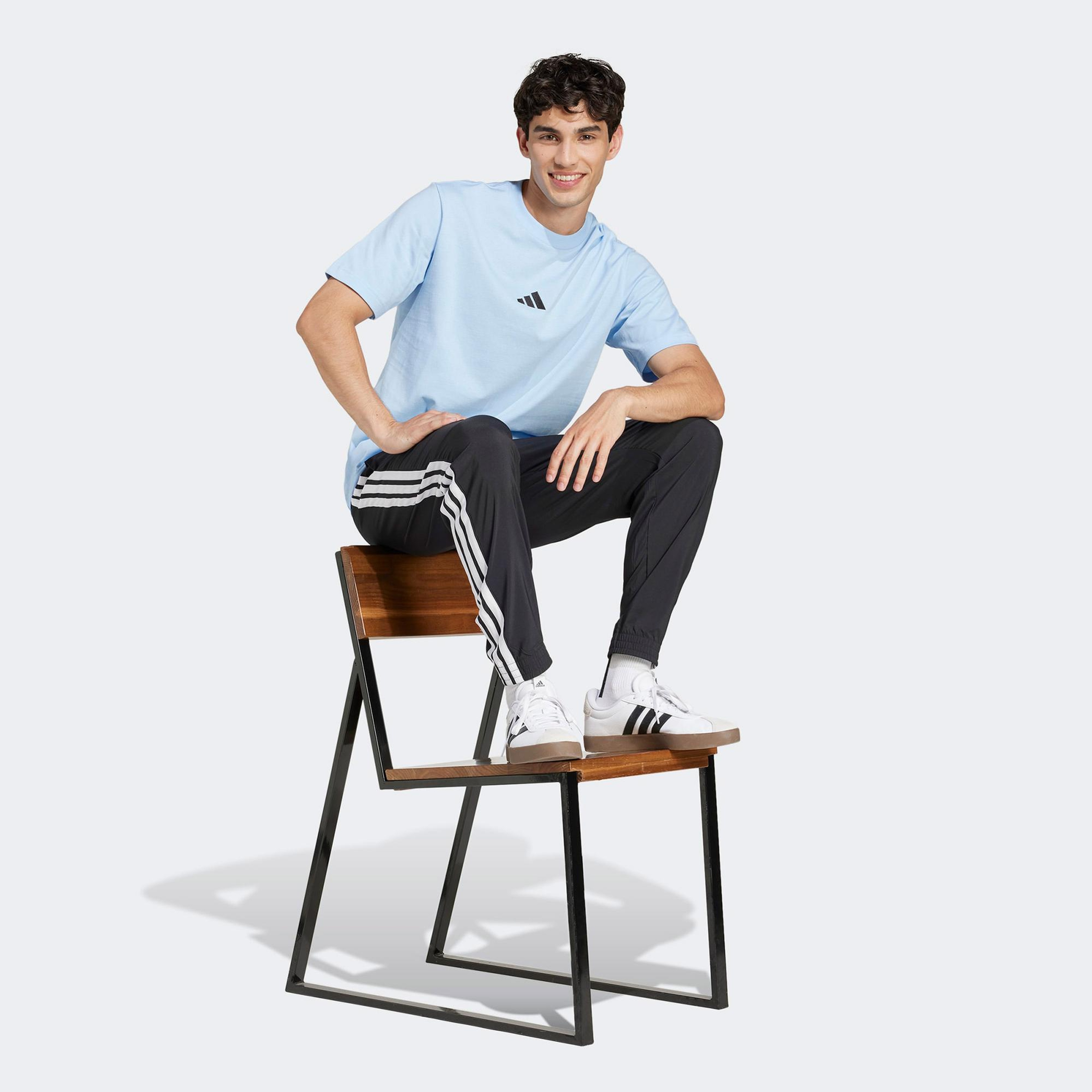 adidas Essentials 3 Stripes Woven Erkek Siyah Antrenman Eşofman Altı