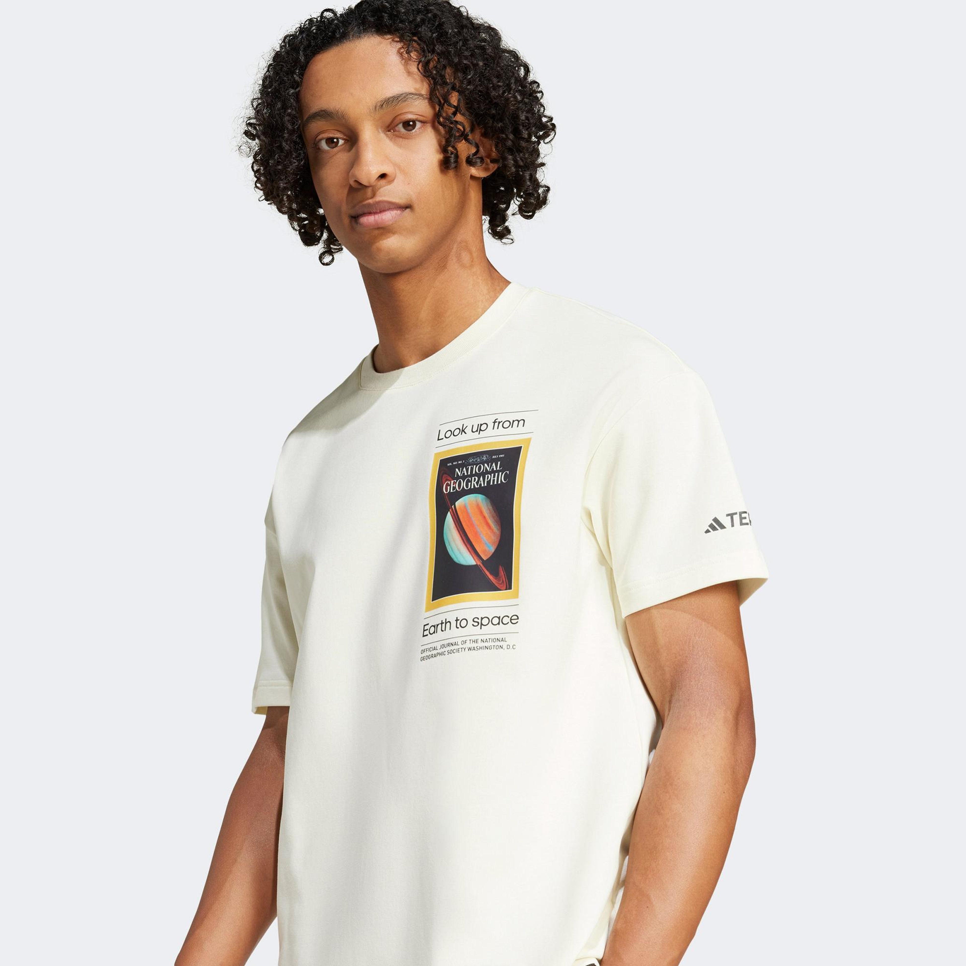 adidas Nat Geo Aeroready Graphic Erkek Bej T-Shirt