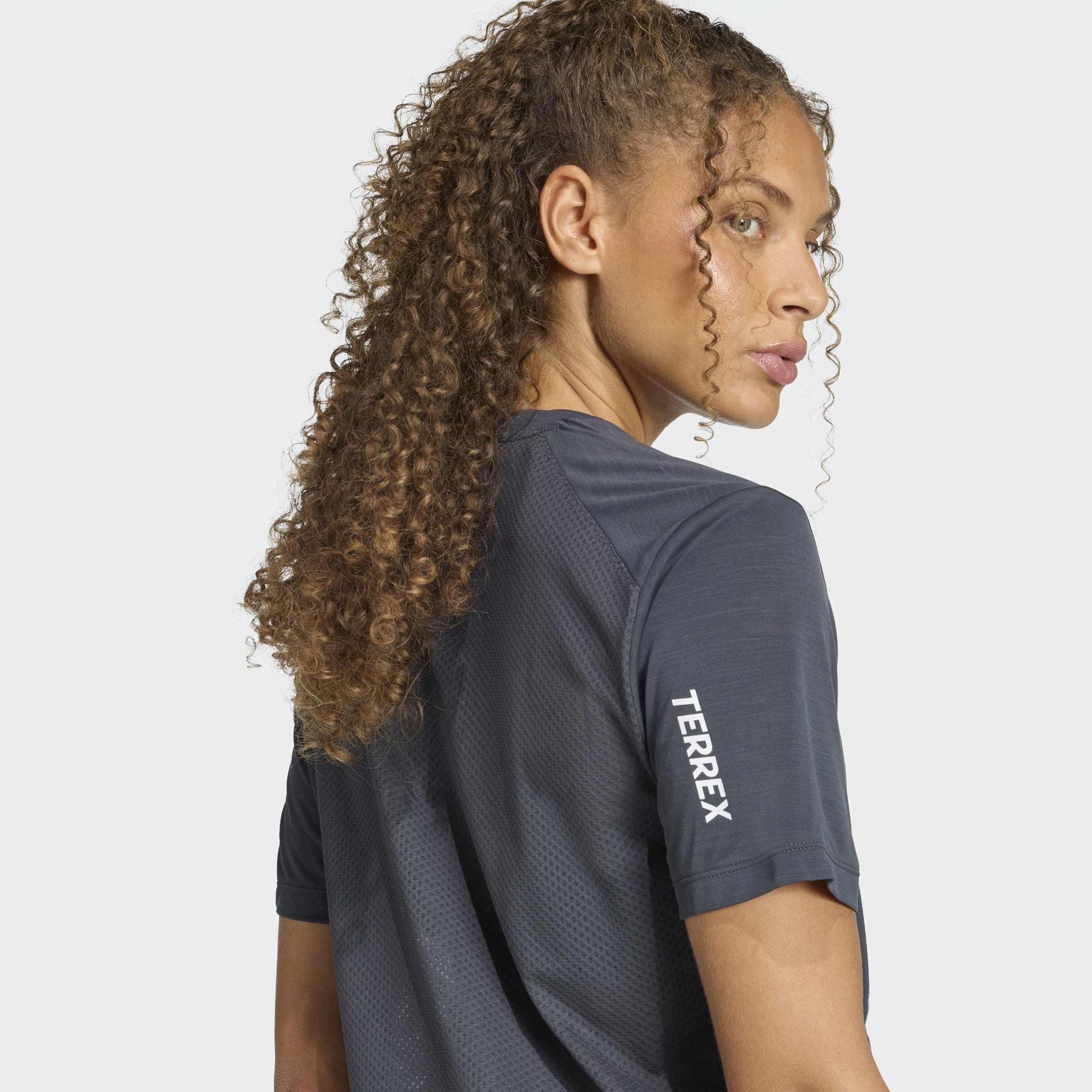 adidas Terrex Xperior Climacool+ Kadın Gri Koşu T-Shirt