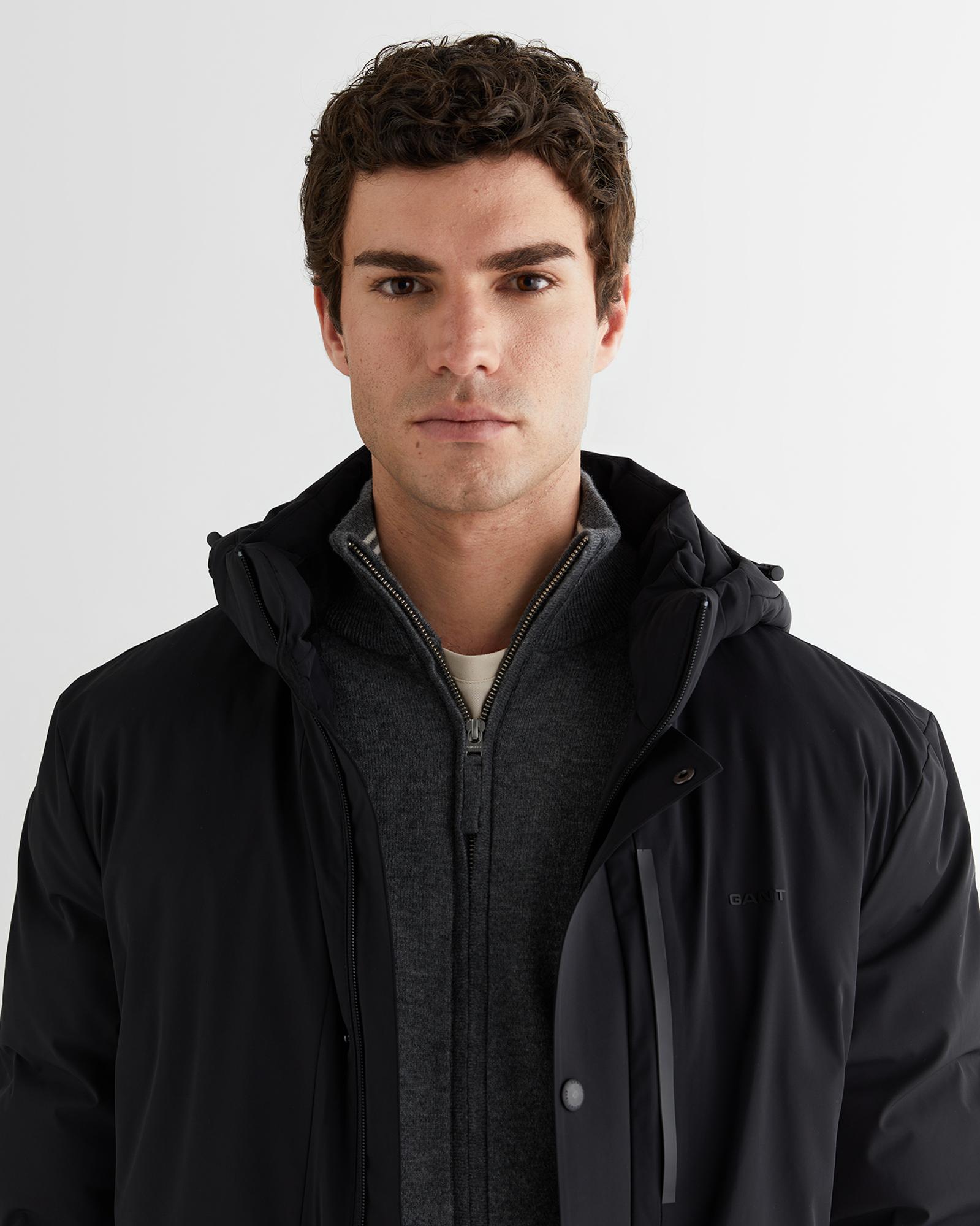 GANT Erkek Siyah Standart Fit Kapüşonlu Mont