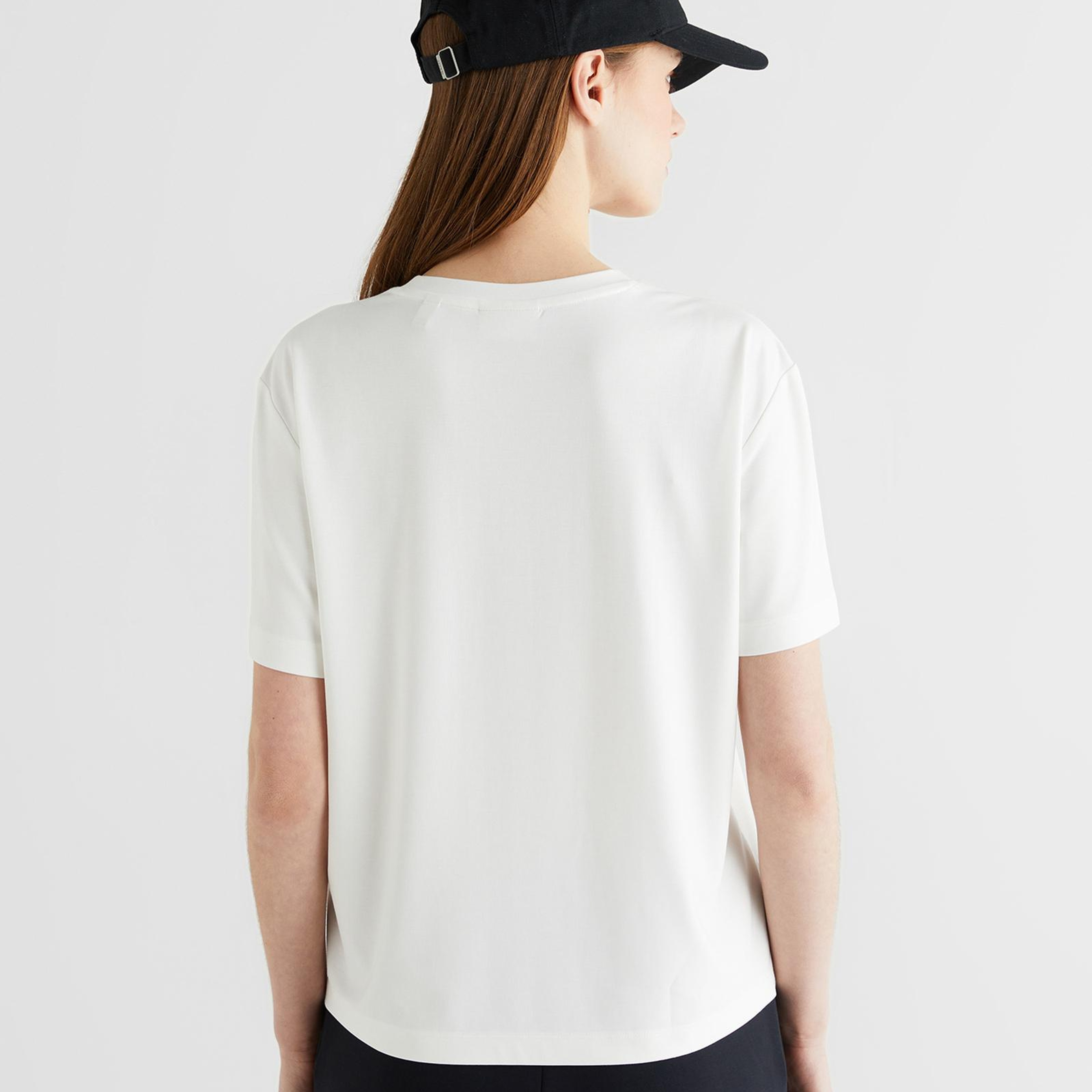 GANT Kadın Beyaz Bisiklet Yaka Regular Fit T-Shirt