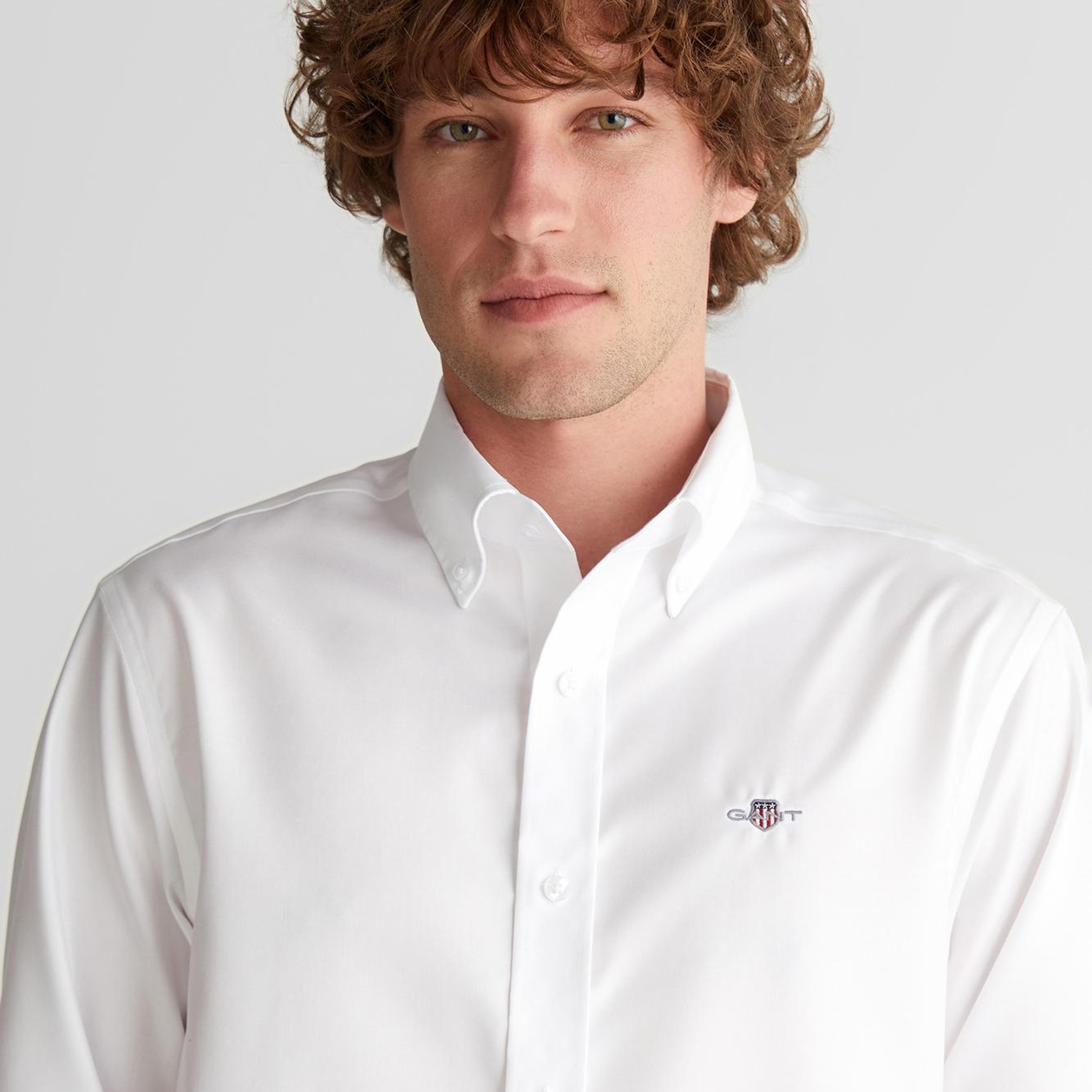 GANT Erkek Beyaz Düğmeli Yaka Logolu Gömlek
