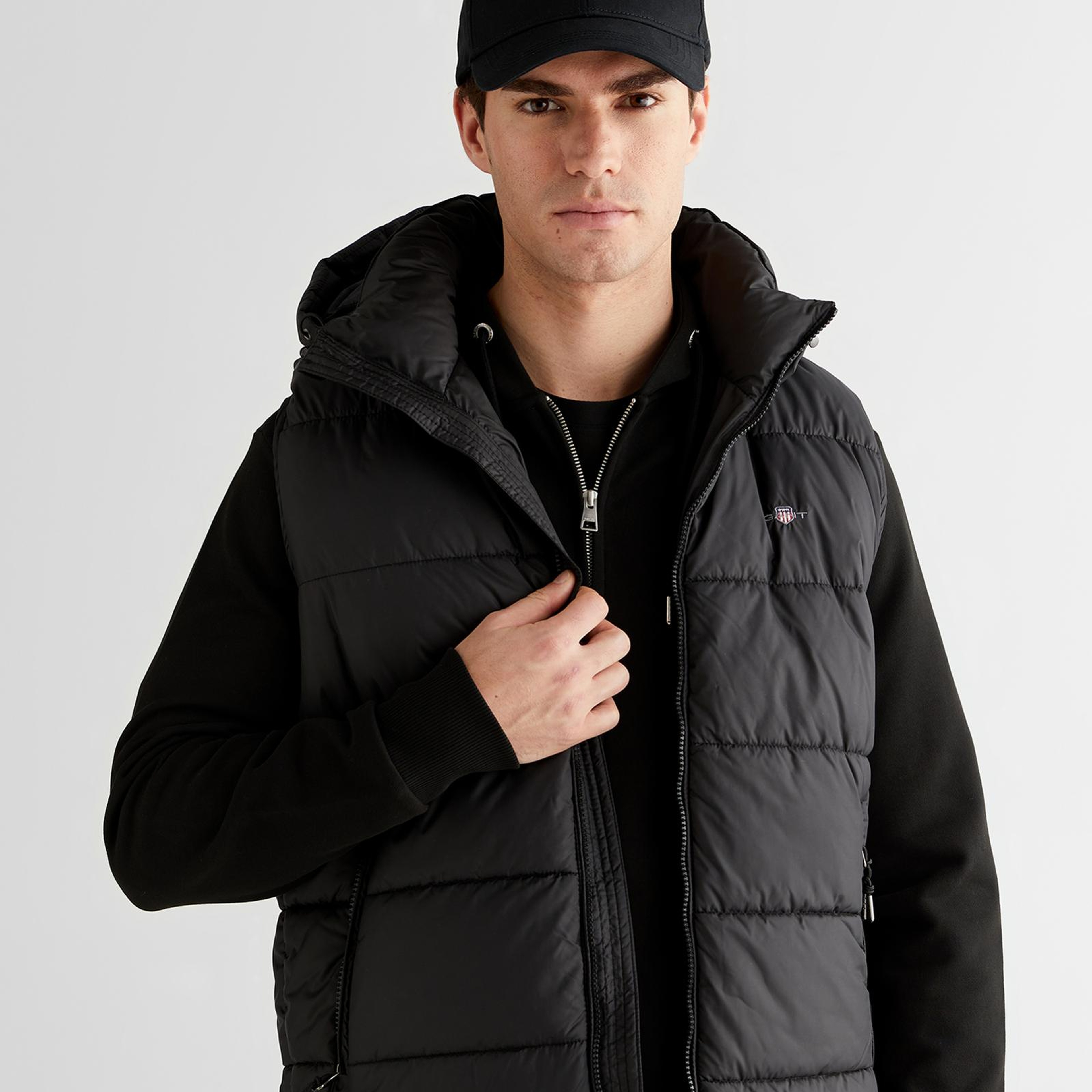 GANT Erkek Siyah Regular Fit Fermuarlı Yelek