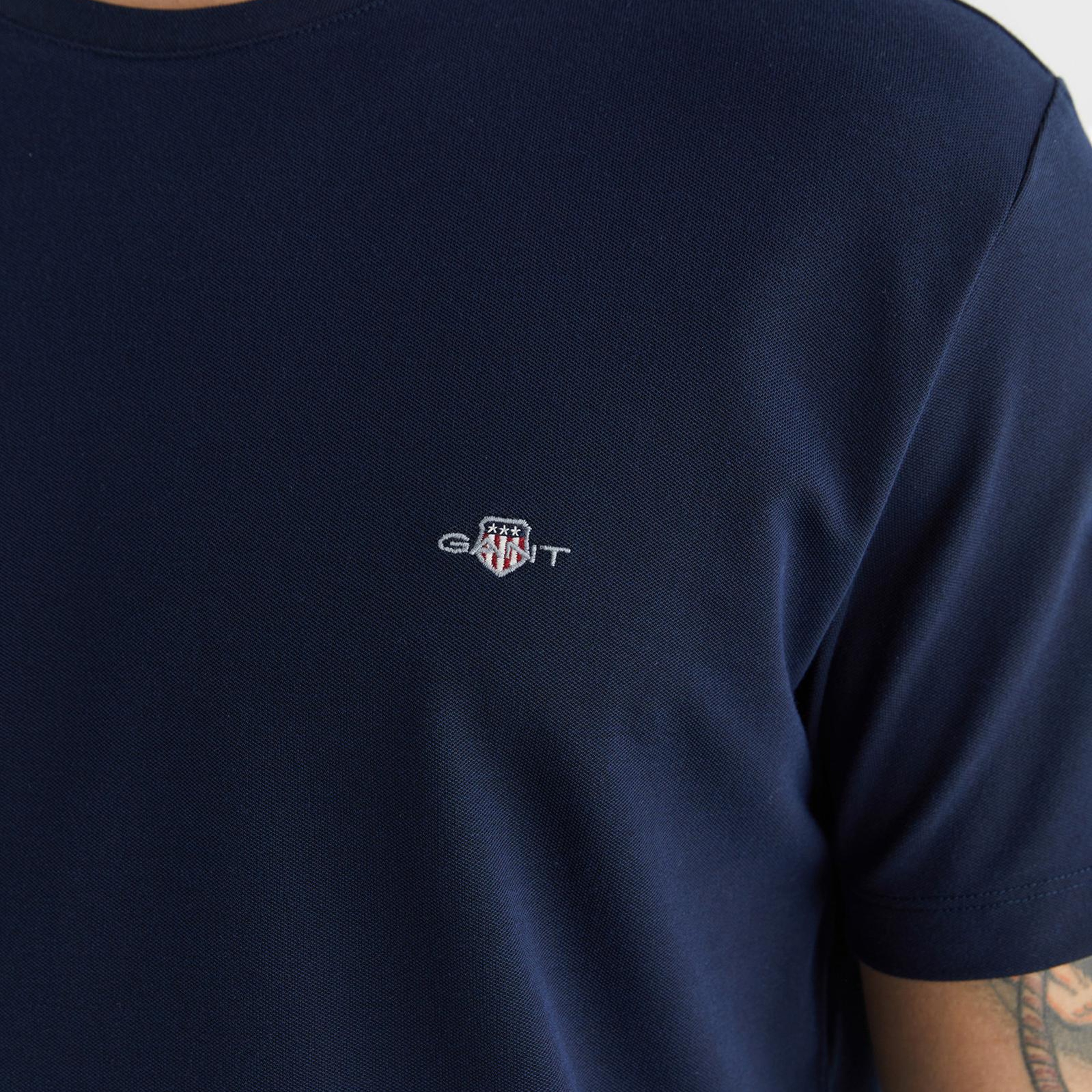 GANT Erkek Lacivert Bisiklet Yaka Regular Fit Logolu T-Shirt