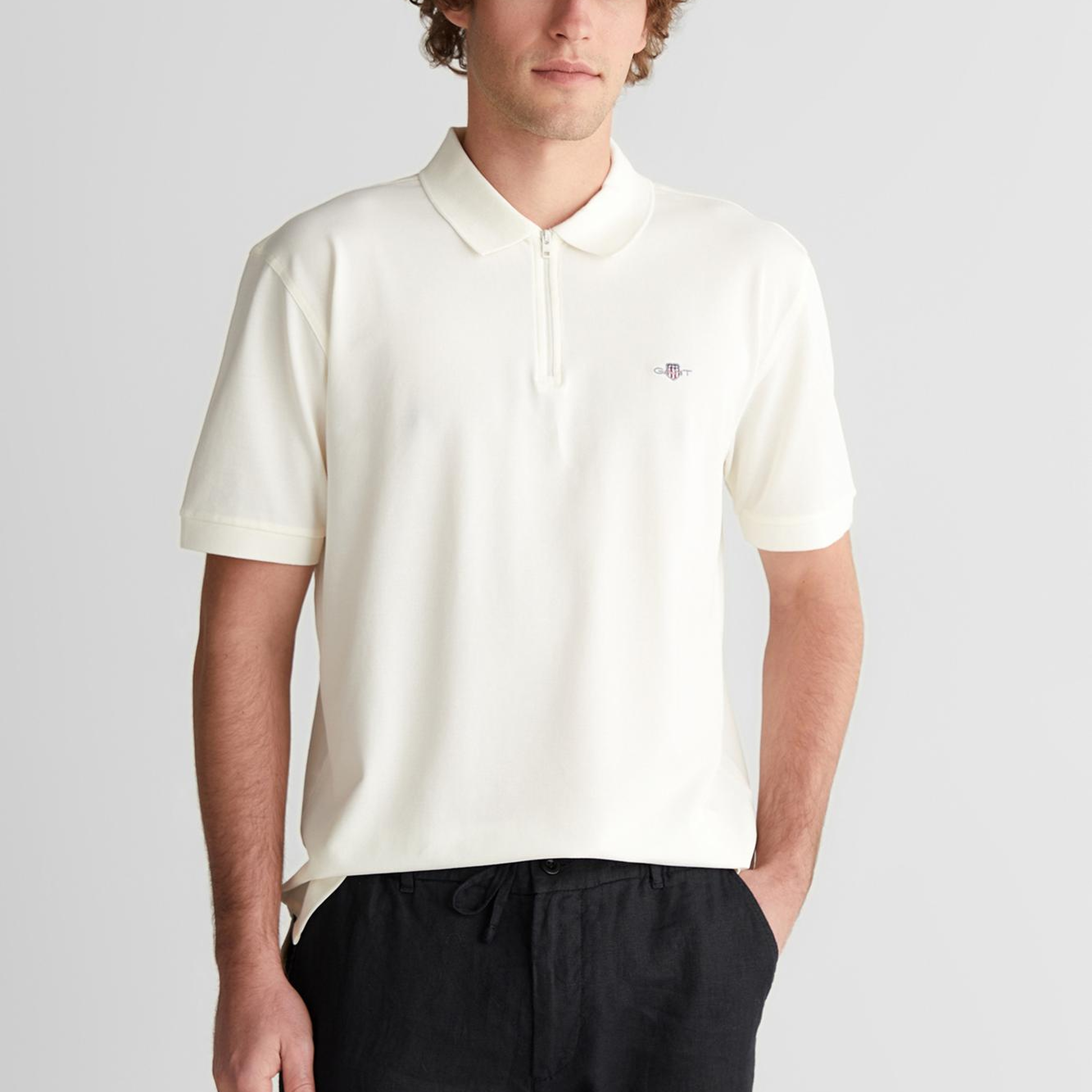 GANT Erkek Beyaz Regular Fit Yarım Fermuarlı Logolu Polo Yaka T-Shirt