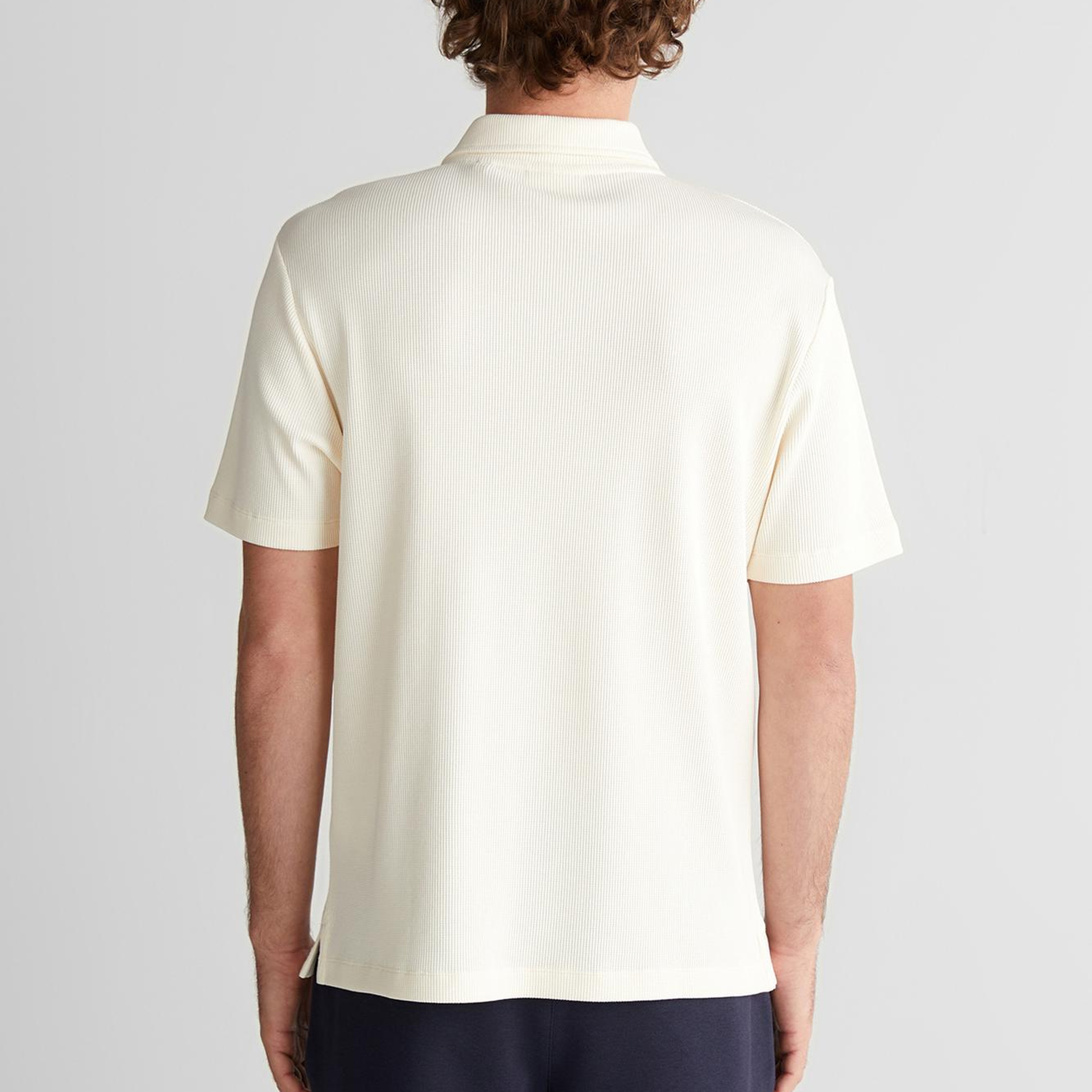 GANT Erkek Krem Relaxed Fit Yarım Fermuarlı Logolu Polo Yaka T-Shirt