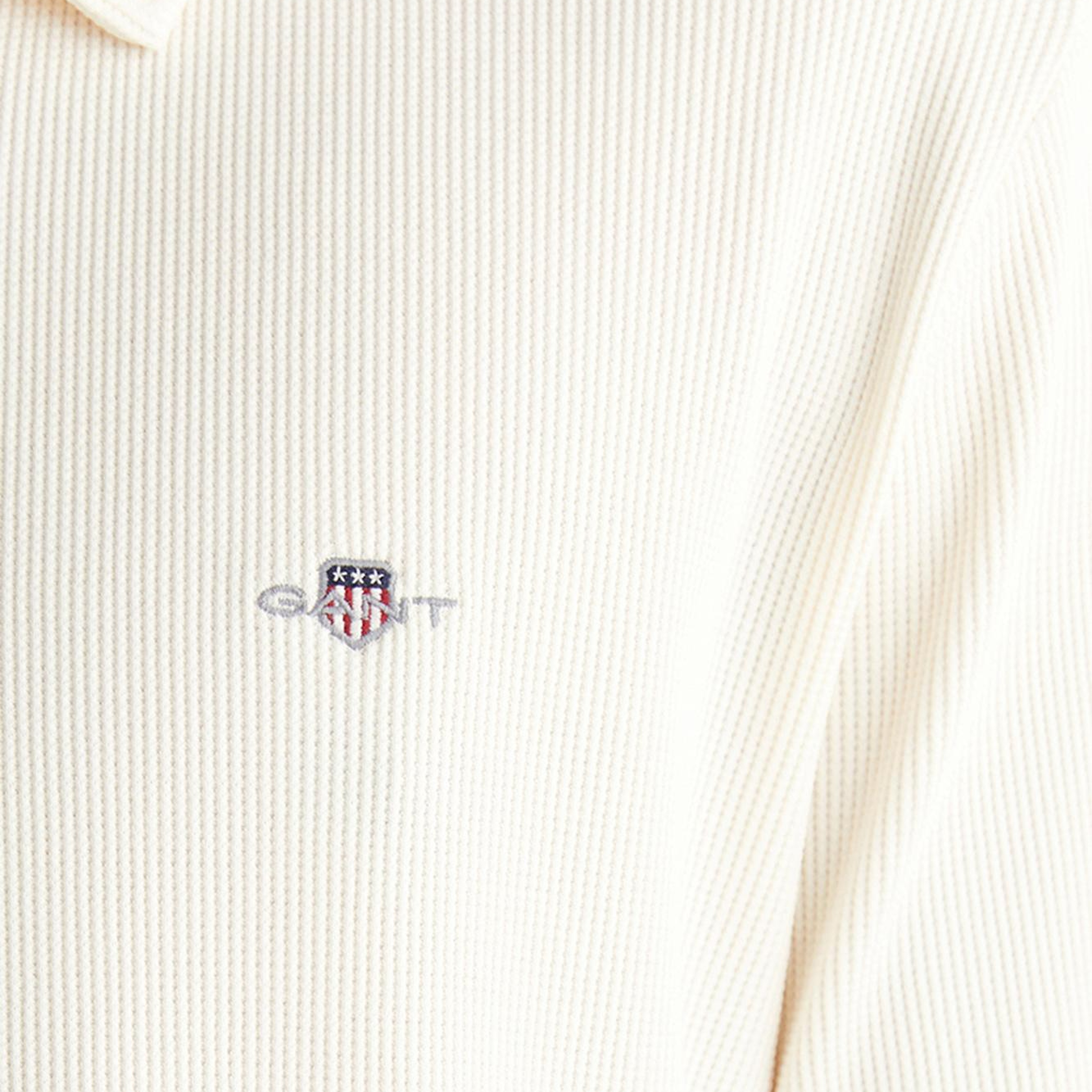 GANT Erkek Krem Relaxed Fit Yarım Fermuarlı Logolu Polo Yaka T-Shirt