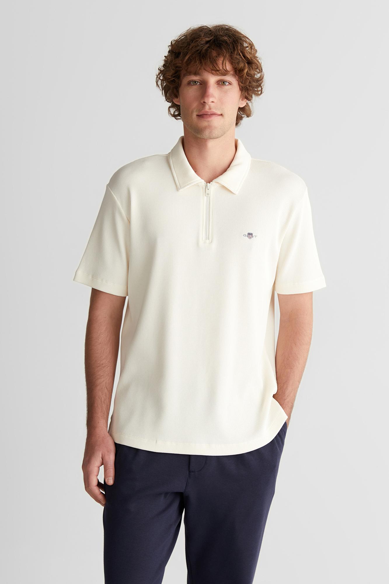 GANT Erkek Krem Relaxed Fit Yarım Fermuarlı Logolu Polo Yaka T-Shirt
