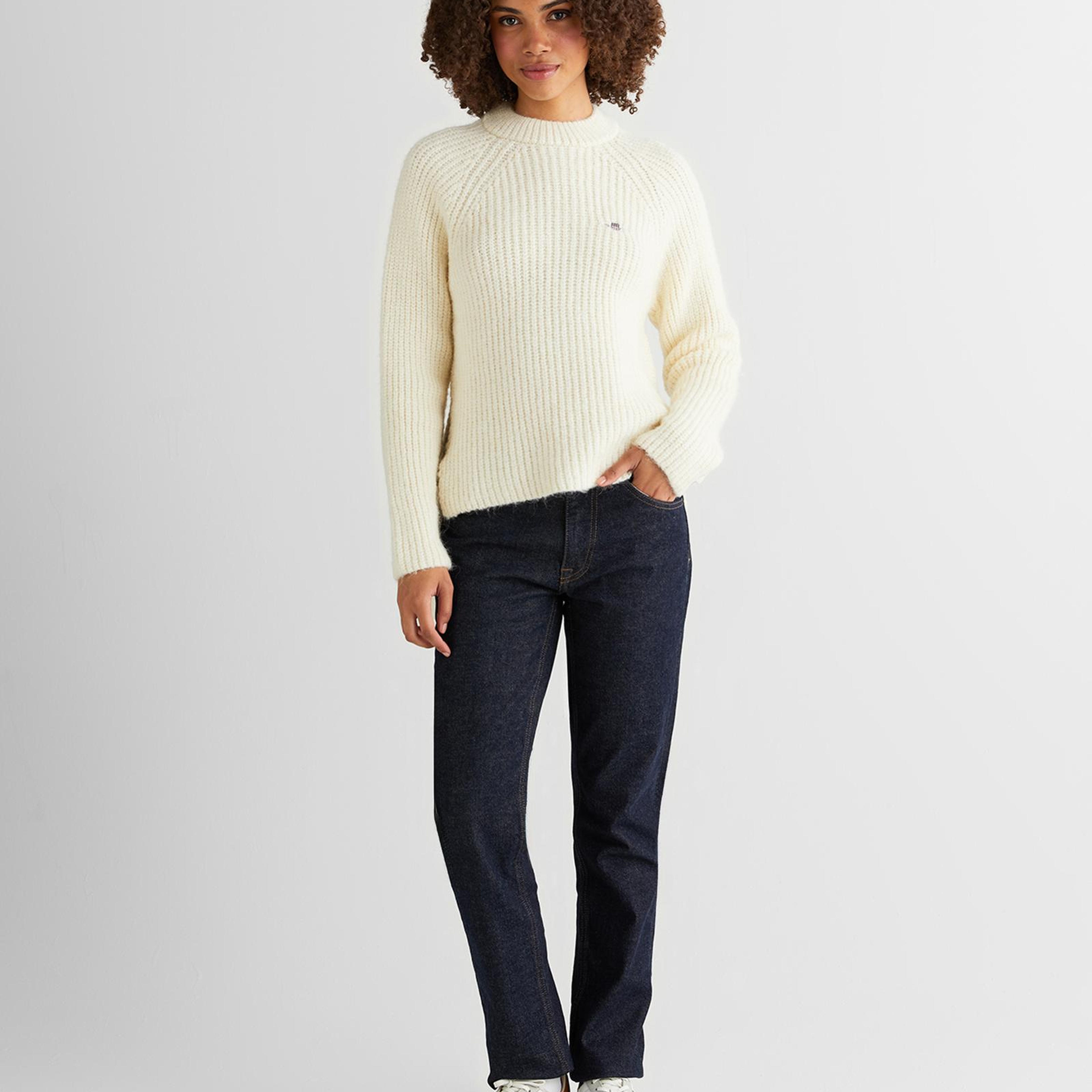 GANT Kadın Krem Cropped Fit Bisiklet Yaka Triko