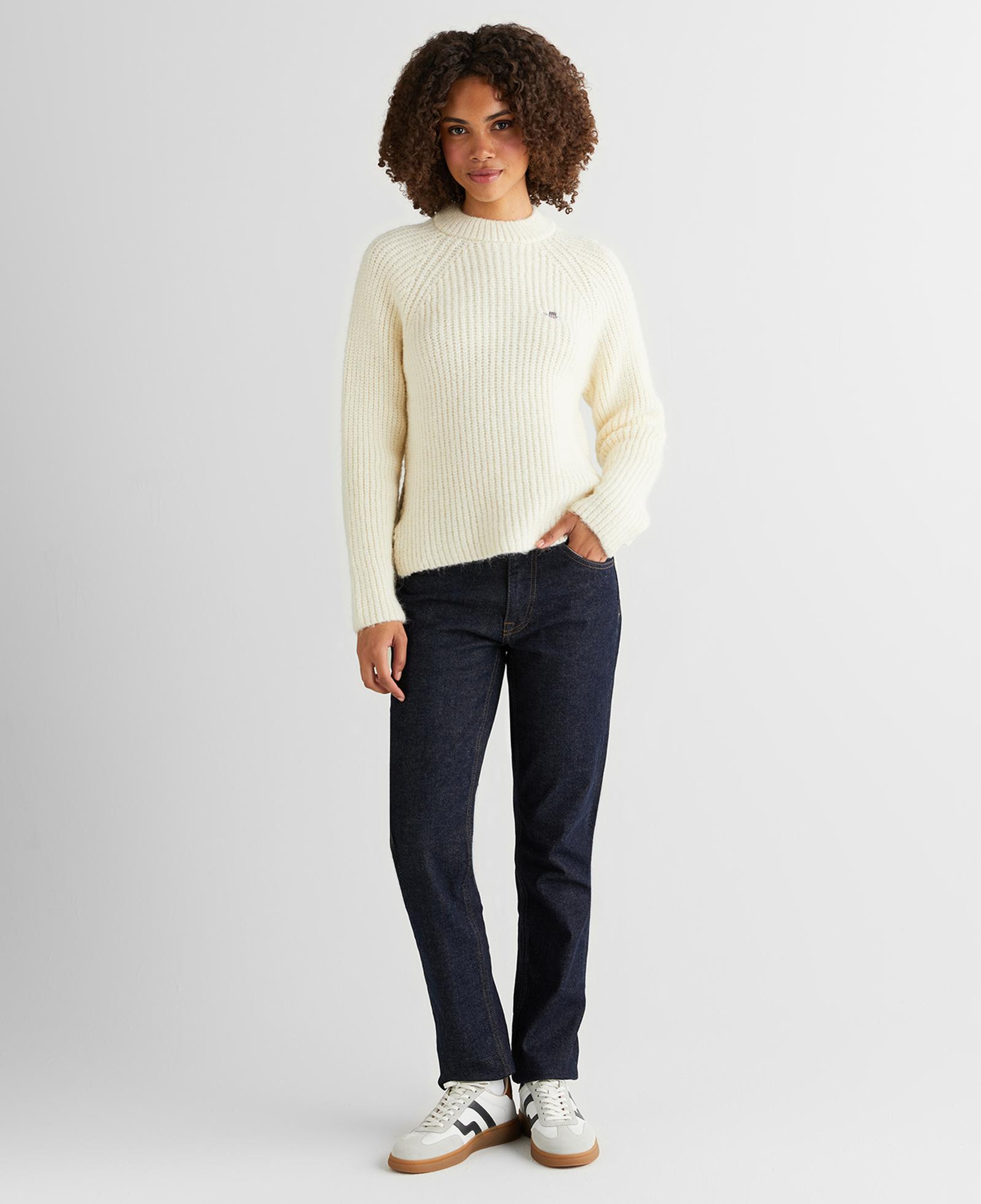 GANT Kadın Krem Cropped Fit Bisiklet Yaka Triko