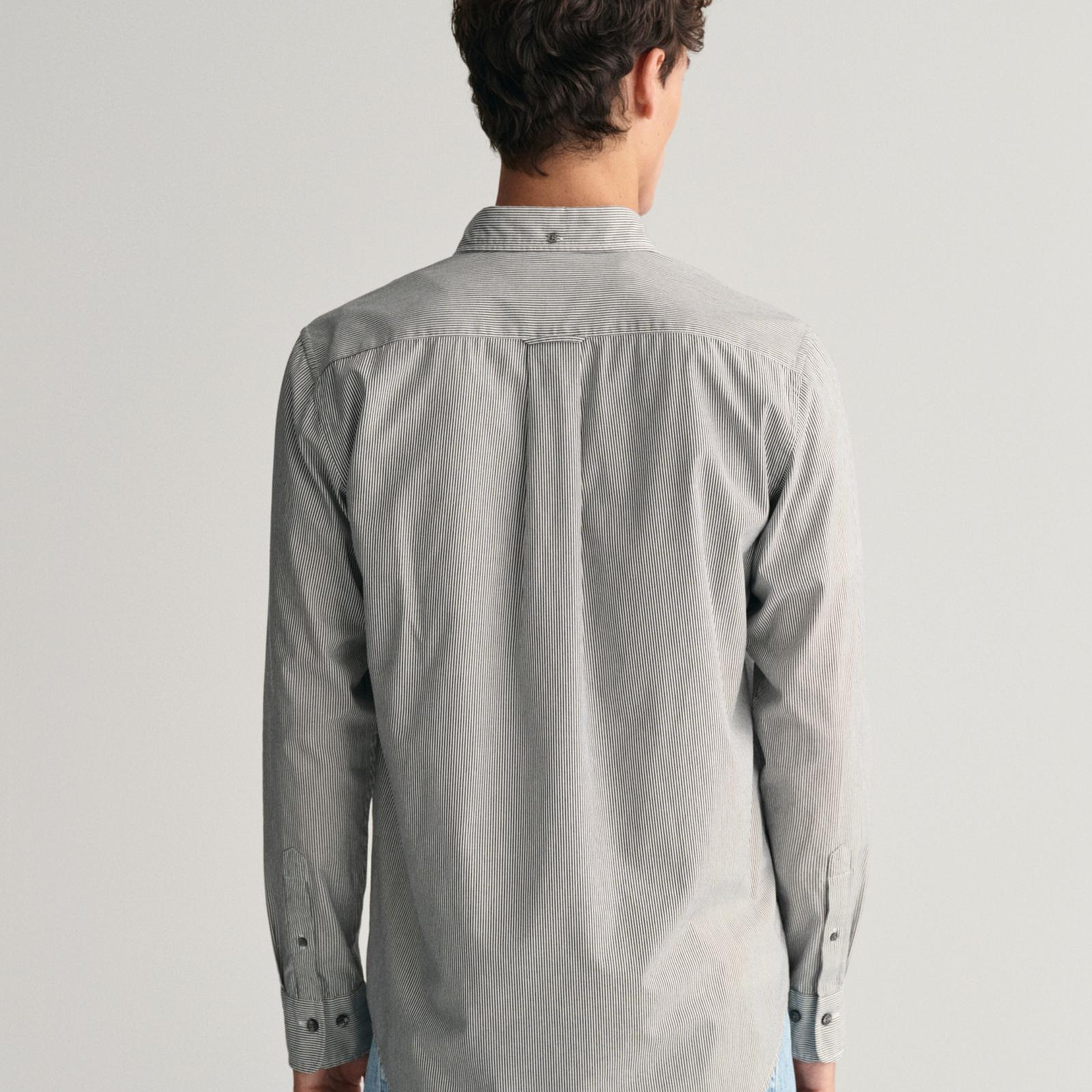 GANT Erkek Siyah Regular Fit Düğmeli Yaka Çizgili Gömlek