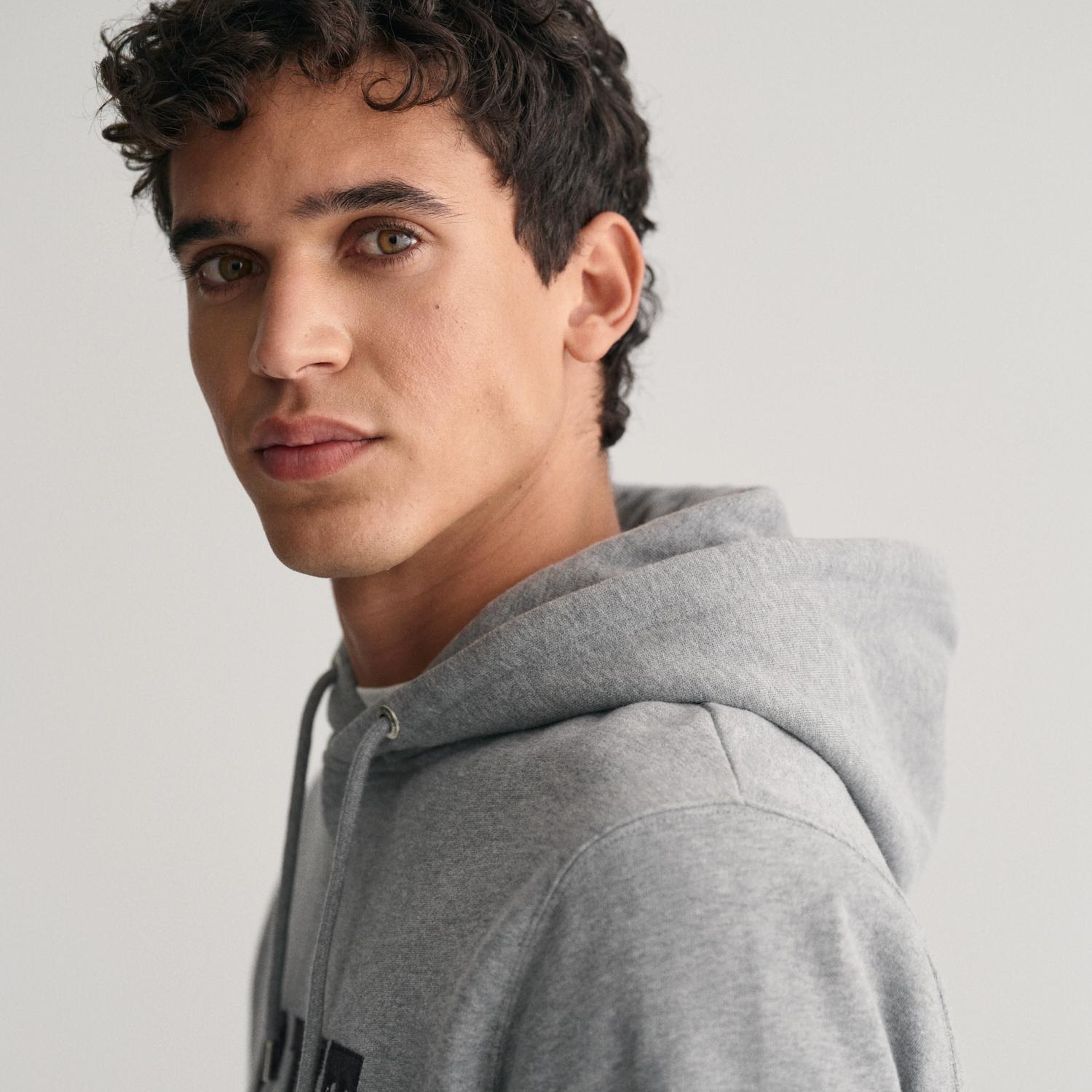 GANT Erkek Gri Regular Fit Kapüşonlu Logolu Sweatshirt