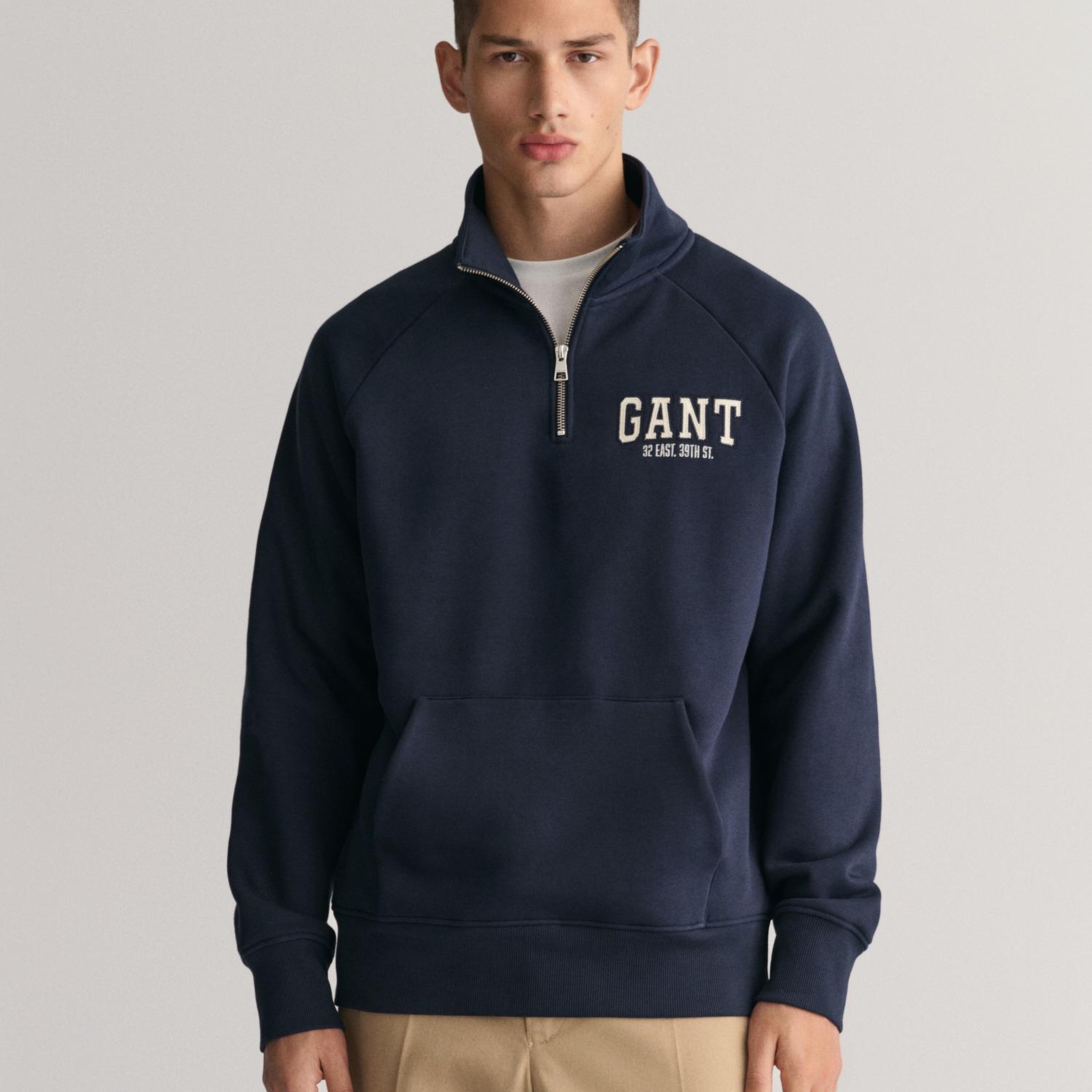 GANT Erkek Lacivert Regular Fit Yarım Fermuarlı Logolu Sweatshirt