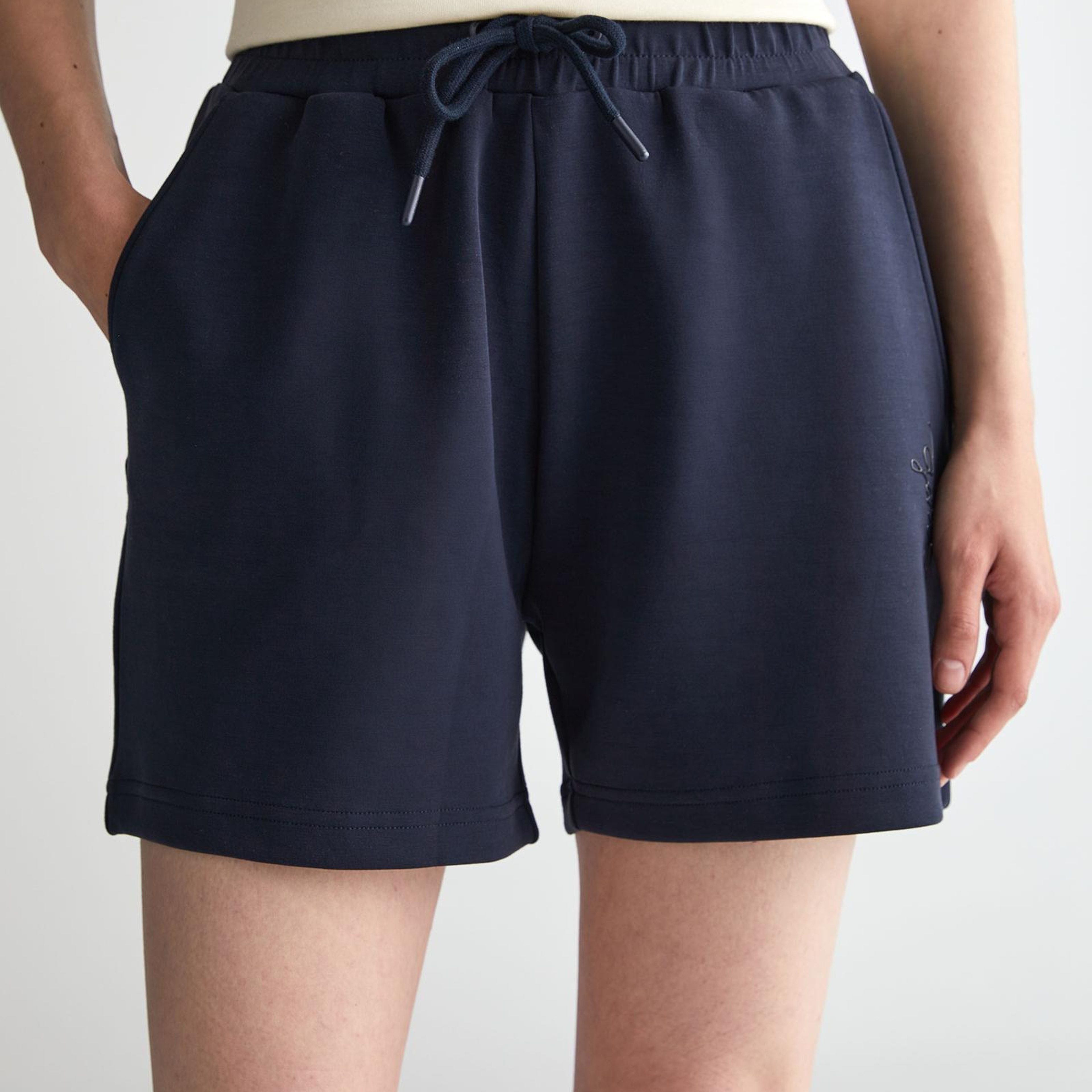 GANT Kadın Lacivert Regular Fit Şort