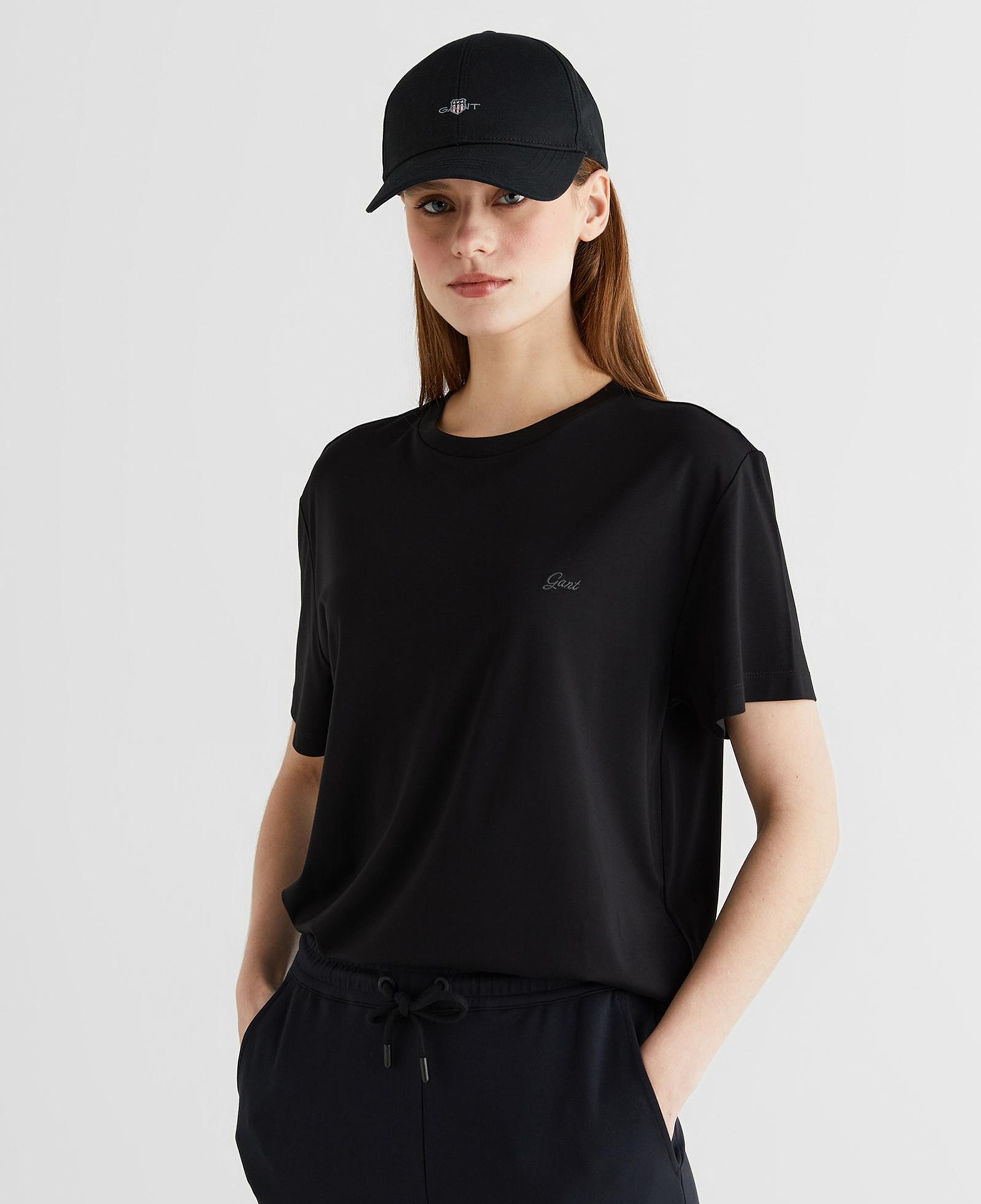 GANT Kadın Siyah Bisiklet Yaka Regular Fit T-Shirt